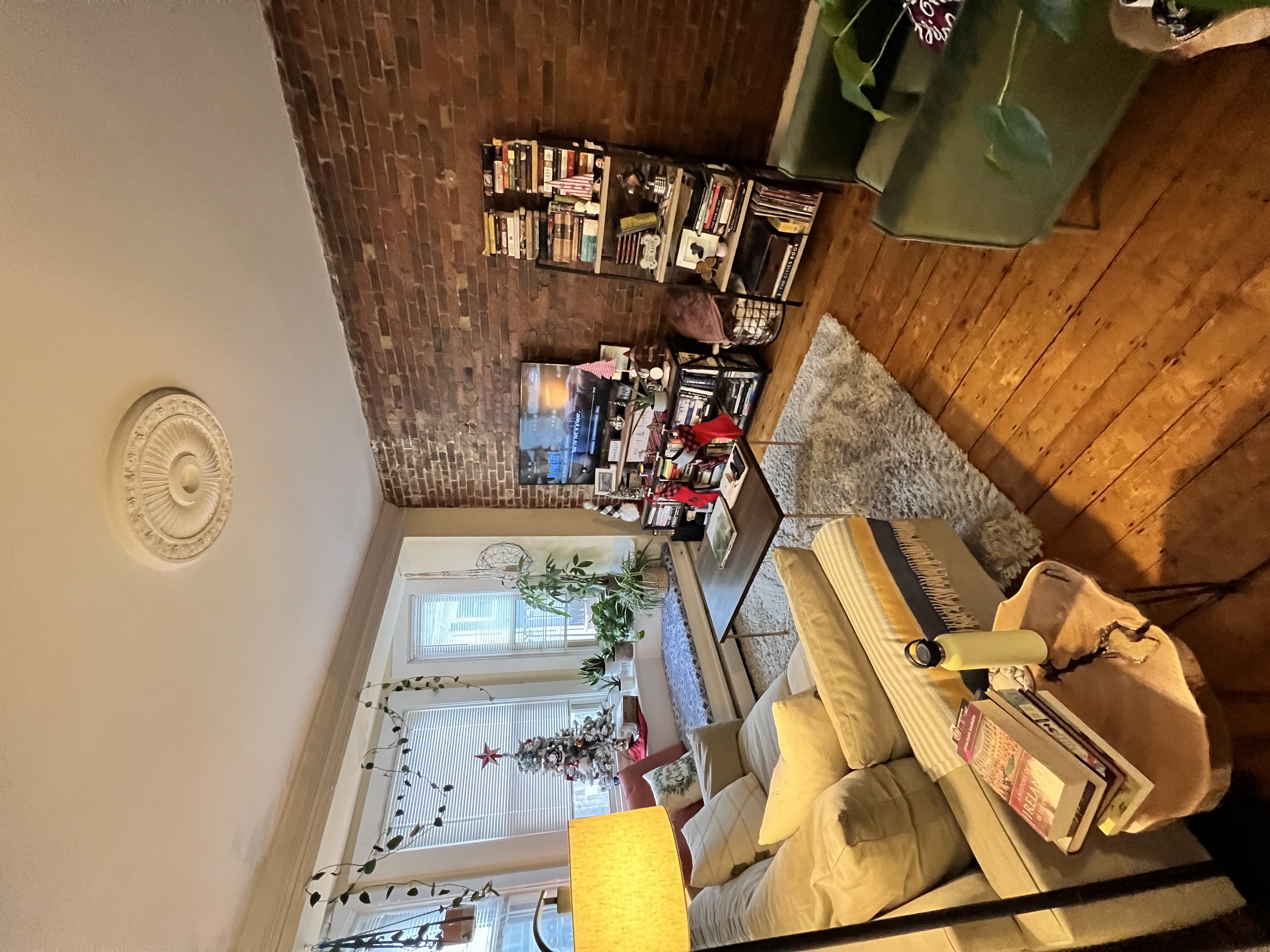 2 bed, 1 bath apartment for rent at 2 Pearl St Unit 1, Charlestown — photo 1 of 23