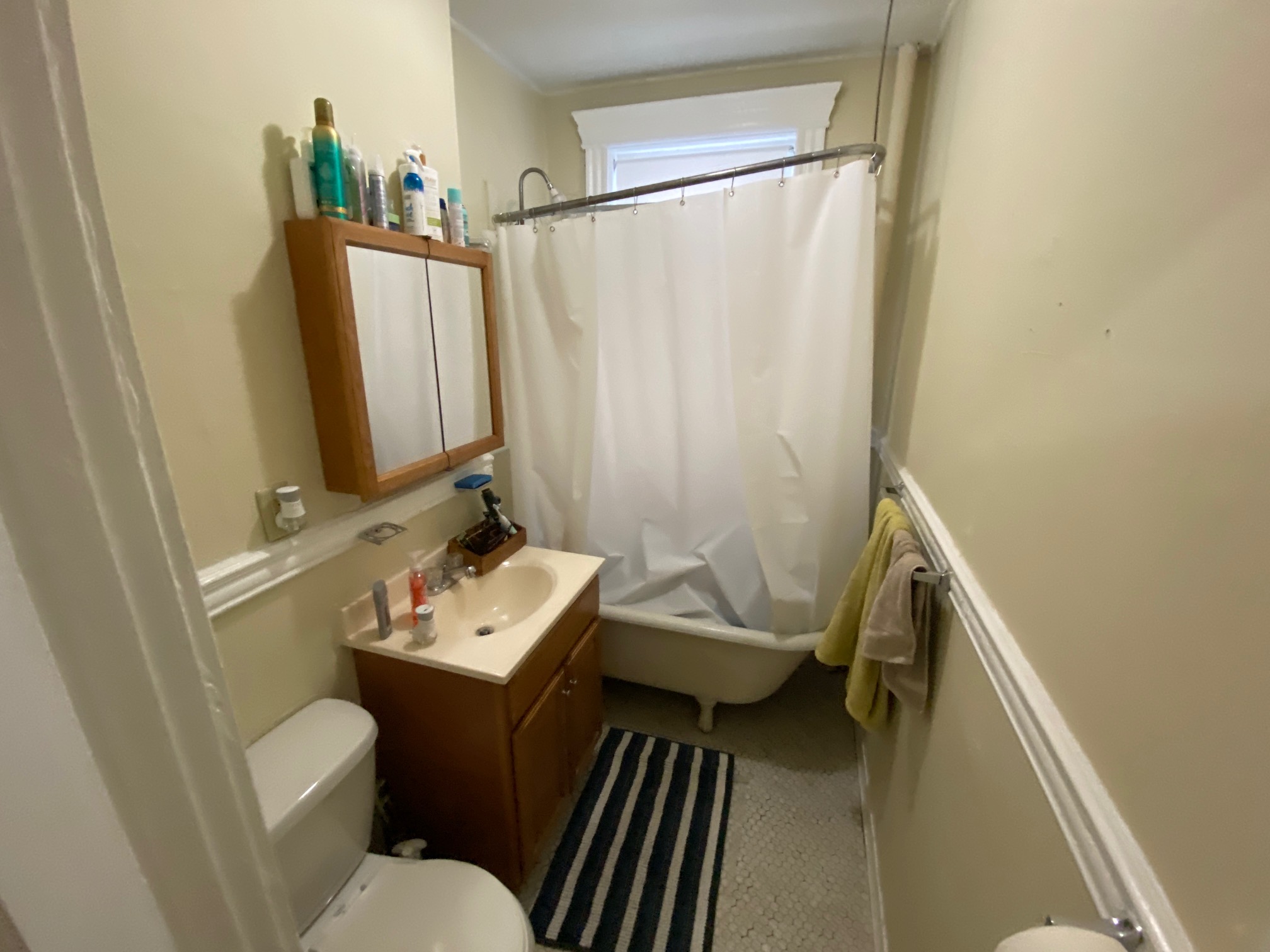 Studio bed, 1 bath apartment for rent at 368 Riverway Unit 8, Mission Hill — photo 3 of 4
