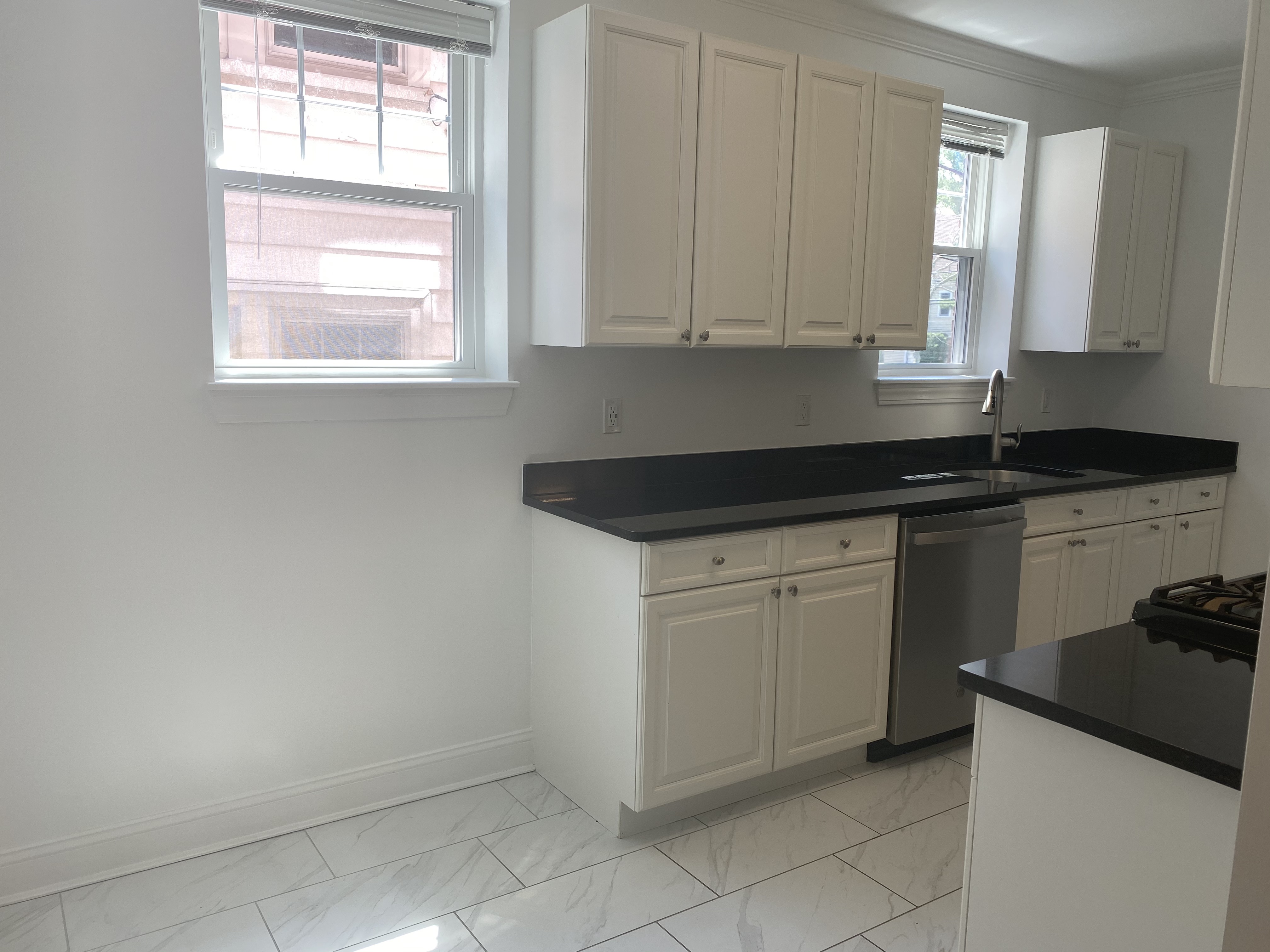 1 bed, 1 bath apartment for rent at 34 Harris St Unit 1, Coolidge Corner — photo 2 of 6