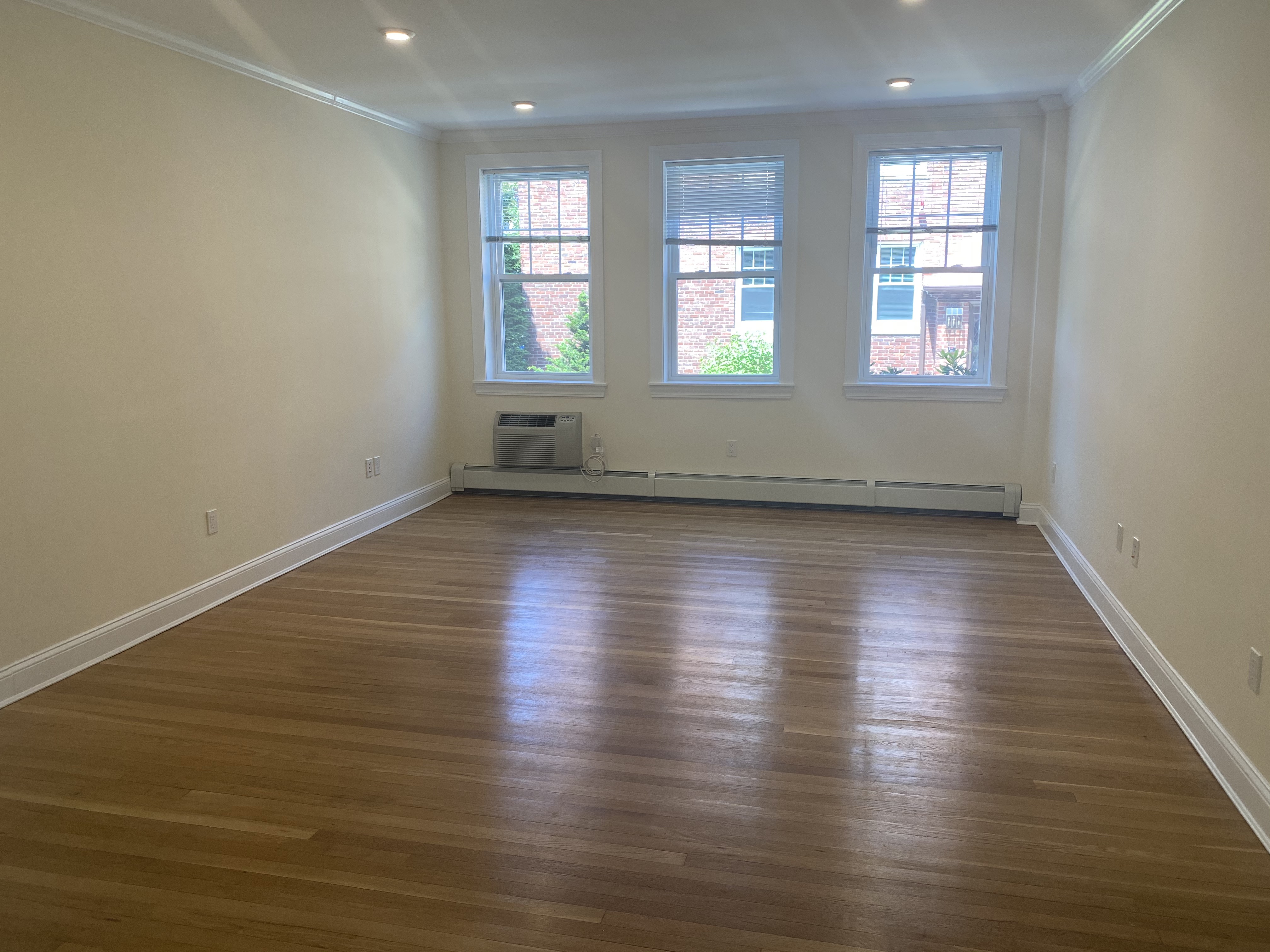 1 bed, 1 bath apartment for rent at 34 Harris St Unit 1, Coolidge Corner — photo 3 of 6