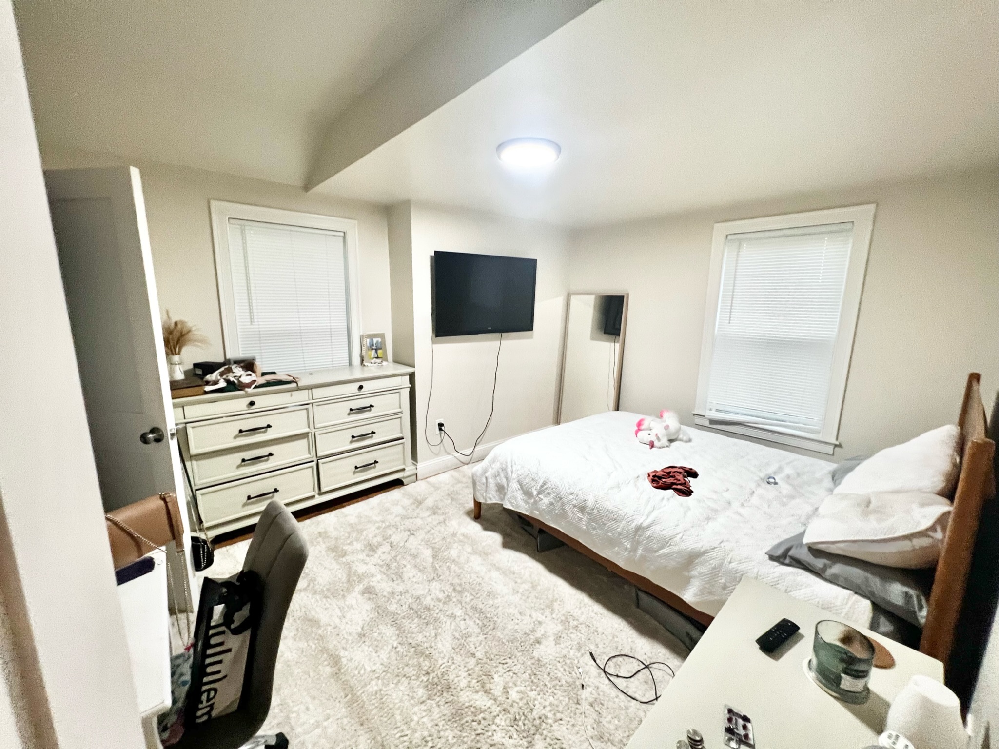 4 bed, 2.5 bath apartment for rent at 96 Willis Ave Unit 1, Medford — photo 7 of 22