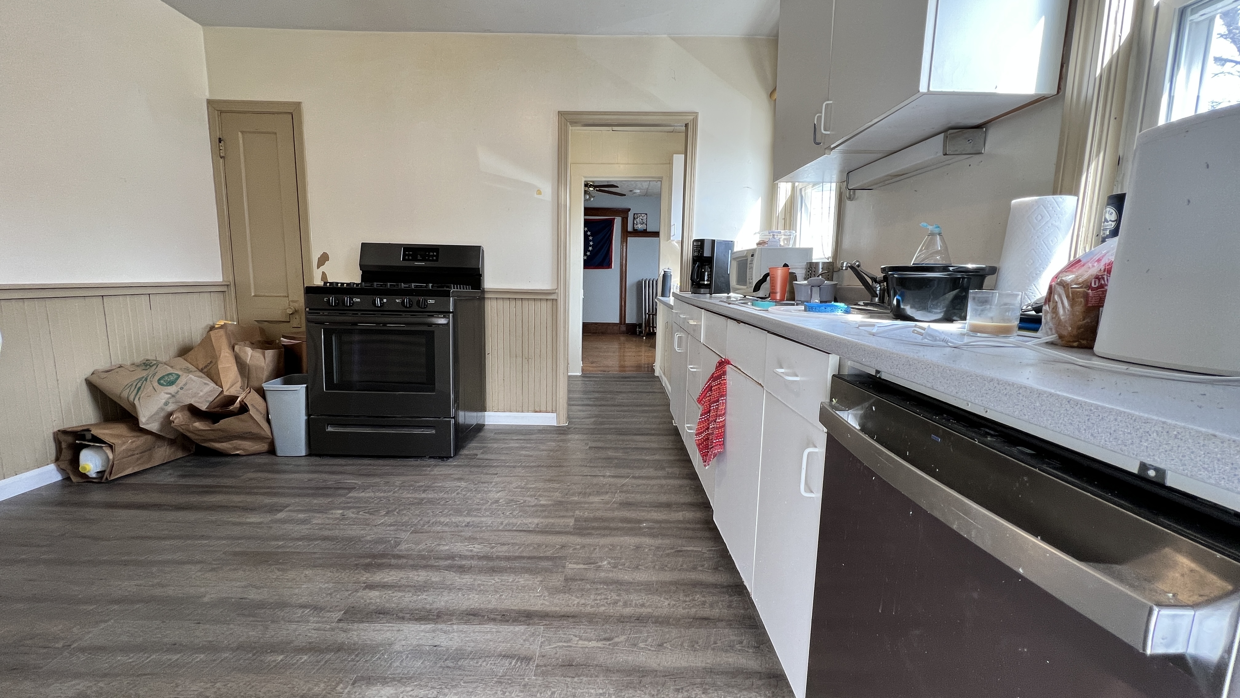 3 bed, 1 bath apartment for rent at 2 High St Unit 2, West Somerville — photo 4 of 5