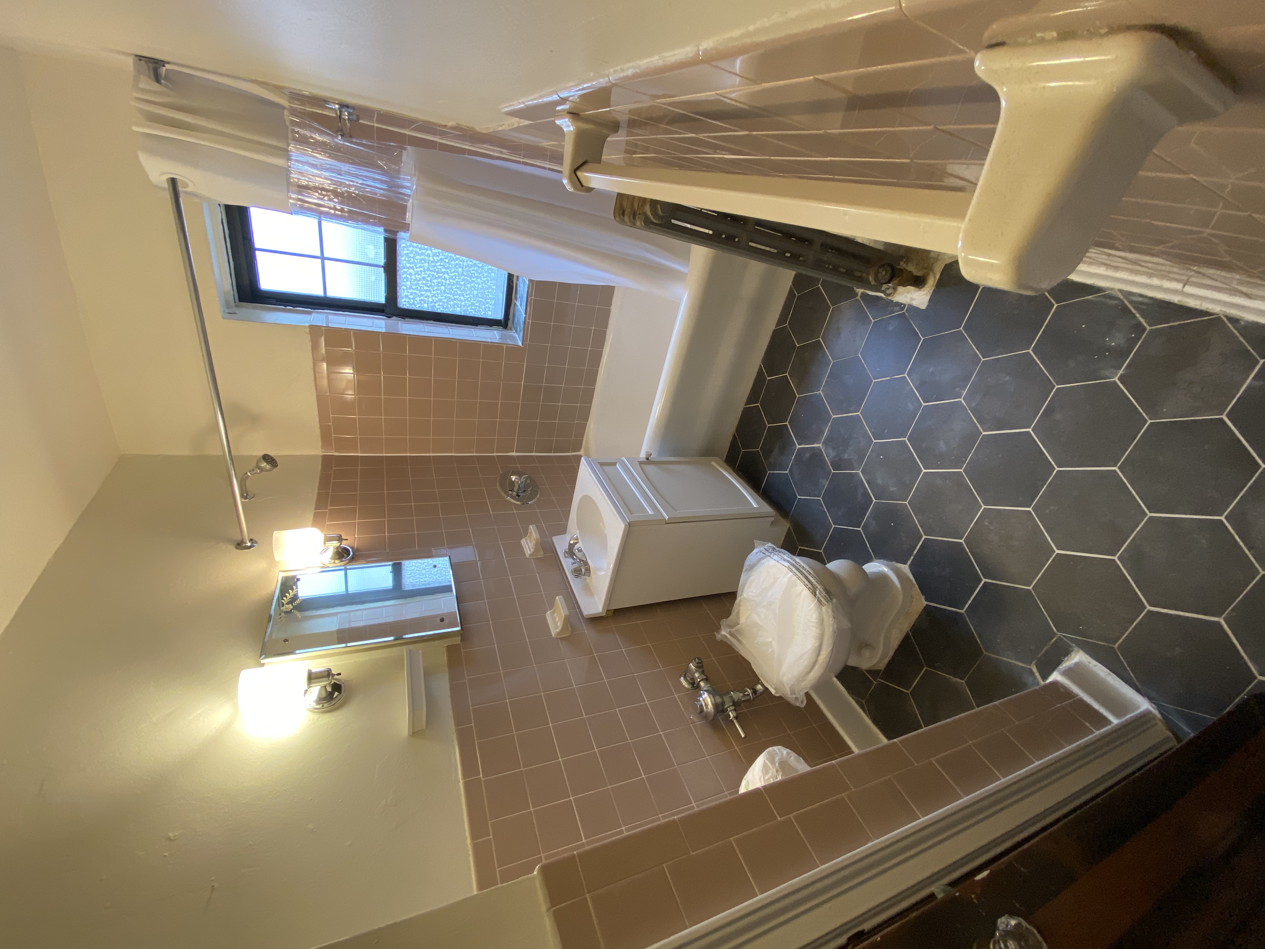 1 bed, 1 bath apartment for rent at 2 Elmwood Ave Unit 21, Winchester — photo 5 of 8