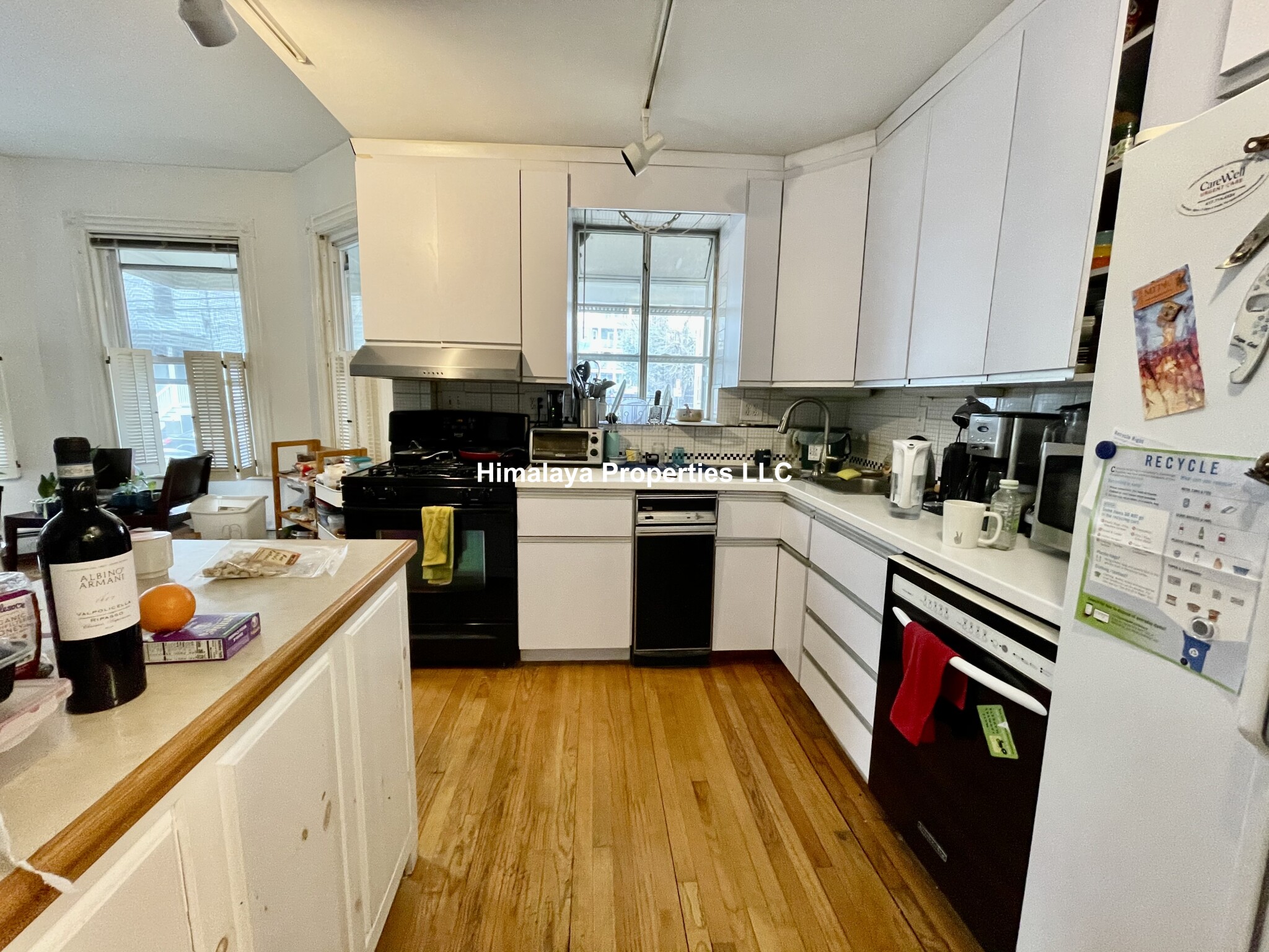 4 bed, 2 bath apartment for rent at 54 Fayette St Unit 1, Mid Cambridge — photo 2 of 10