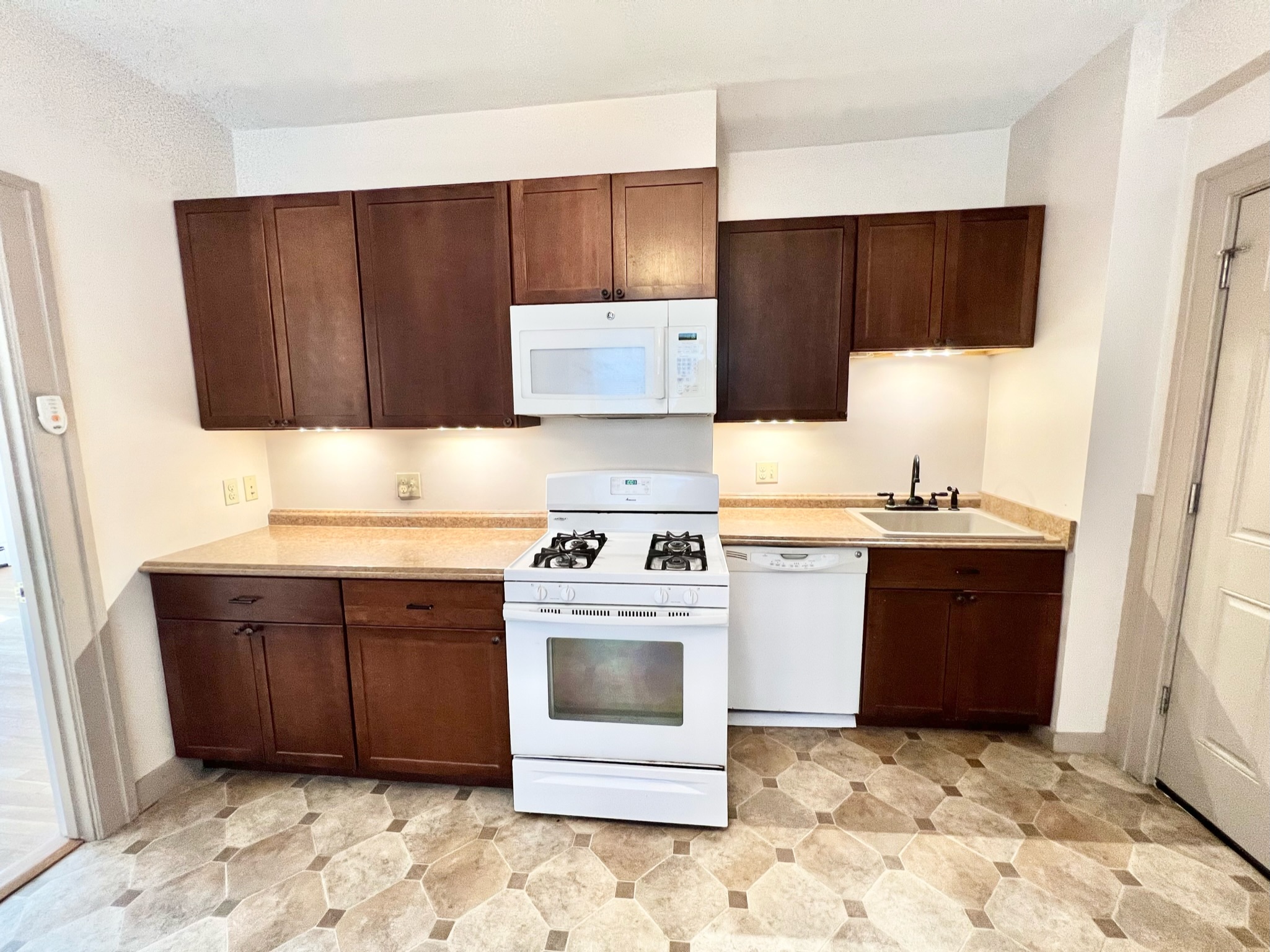 2 bed, 1 bath apartment for rent at 17 Harding St Unit 1, Mid Cambridge — photo 1 of 14