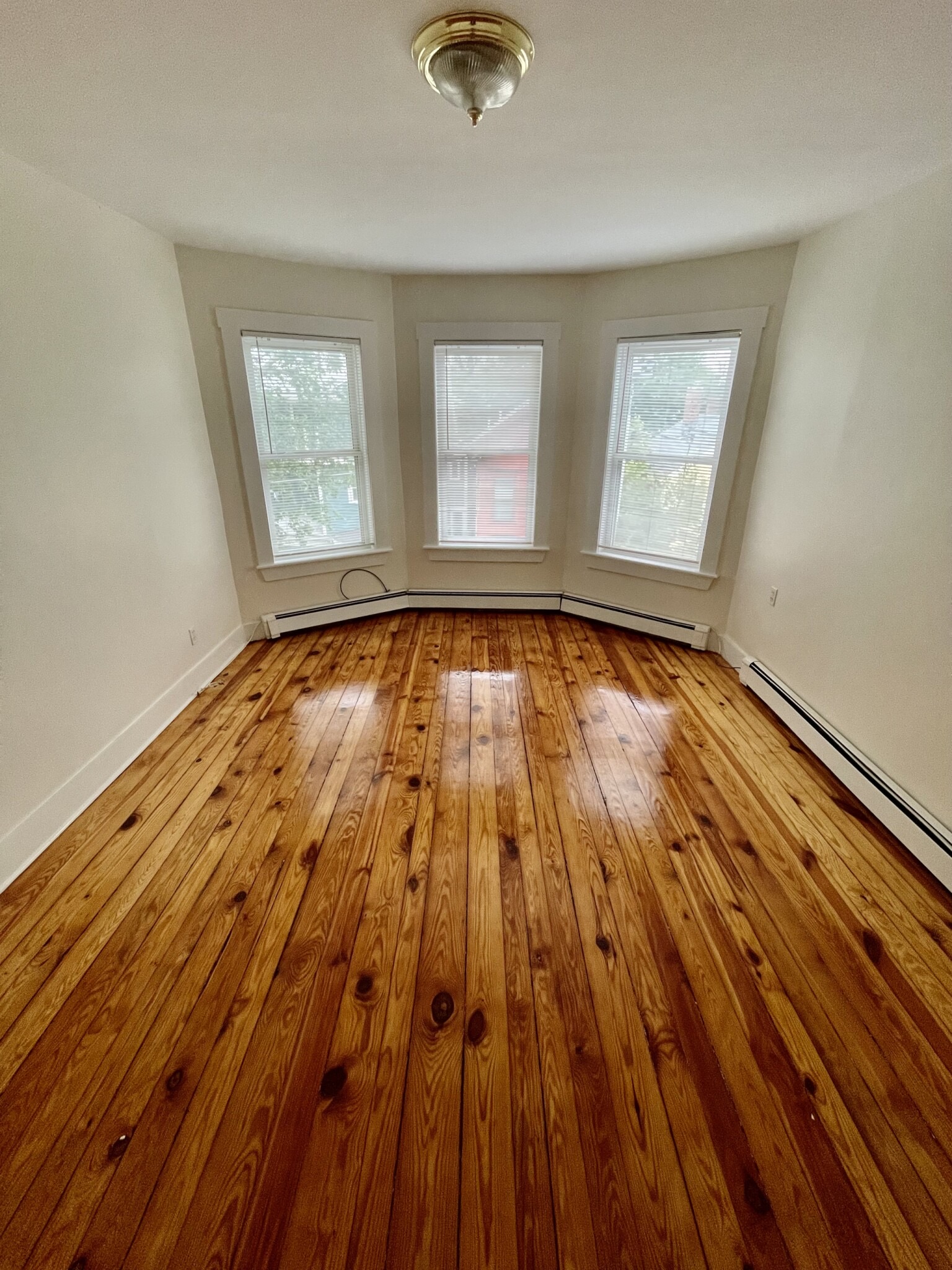 3 bed, 1 bath apartment for rent at 64 Pleasant St Unit 3, Cambridgeport — photo 4 of 11