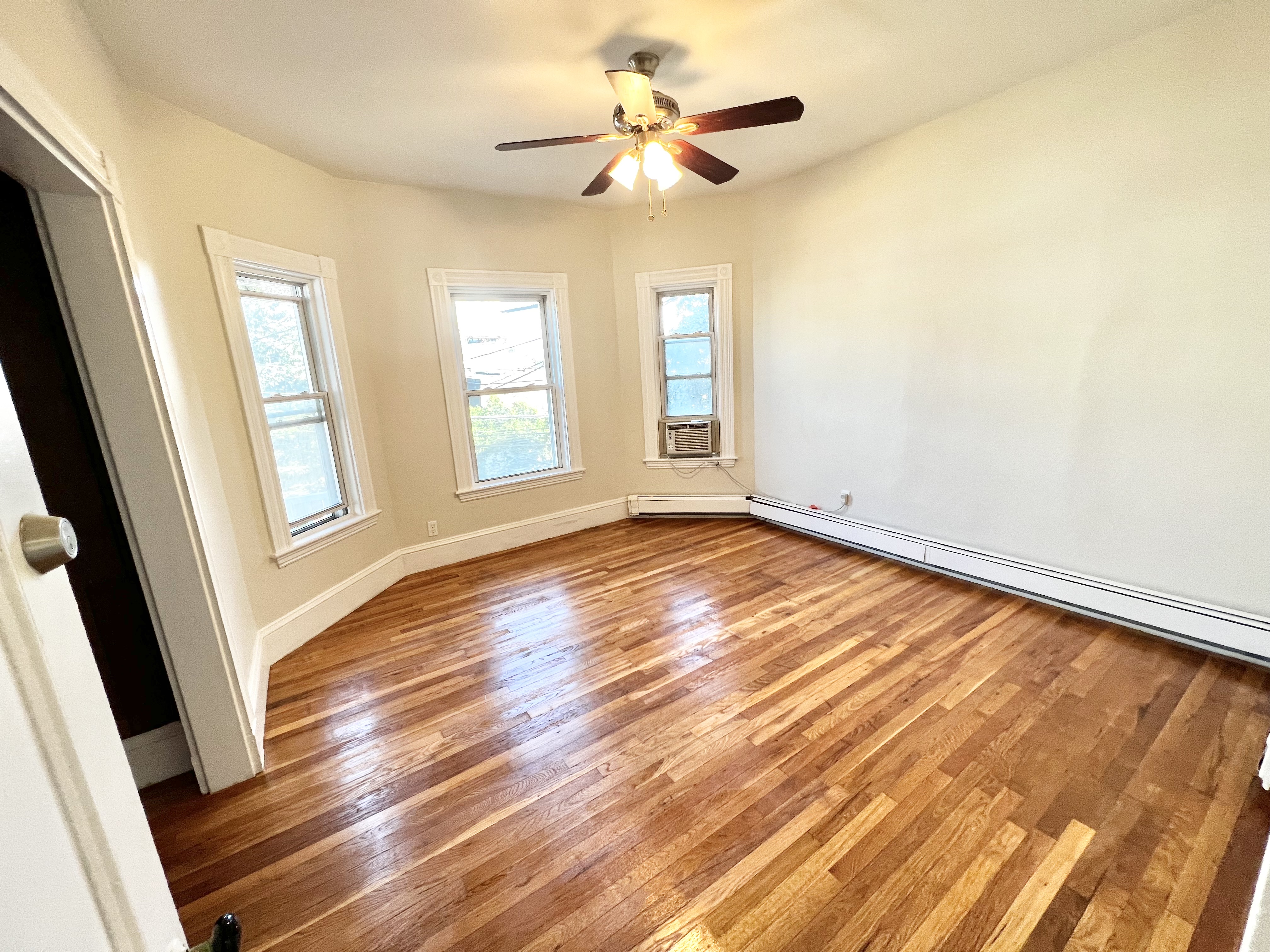3 bed, 1 bath apartment for rent at 12 Litchfield St Unit 2, Brighton — photo 3 of 16