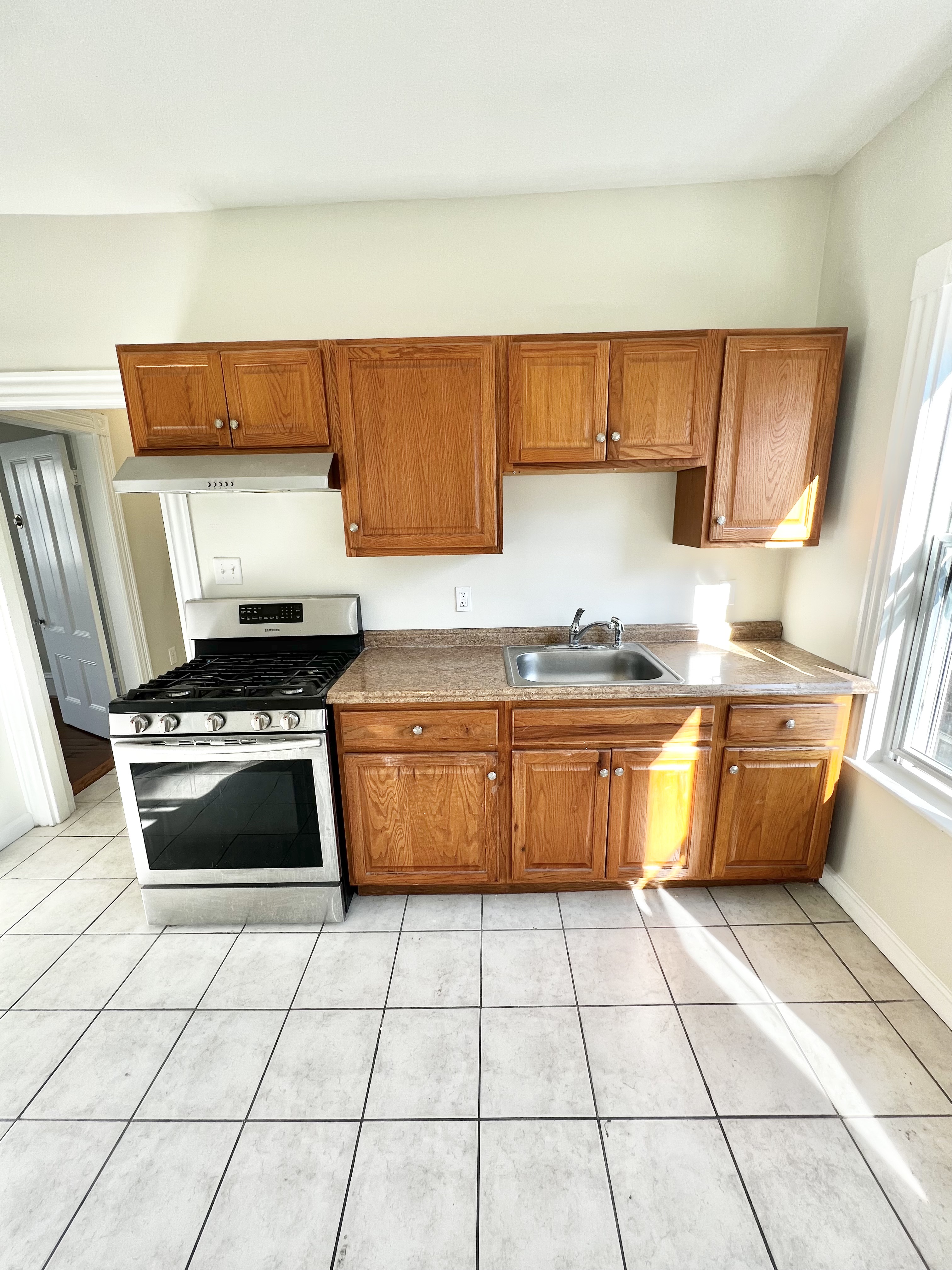 3 bed, 1 bath apartment for rent at 12 Litchfield St Unit 2, Brighton — photo 2 of 16
