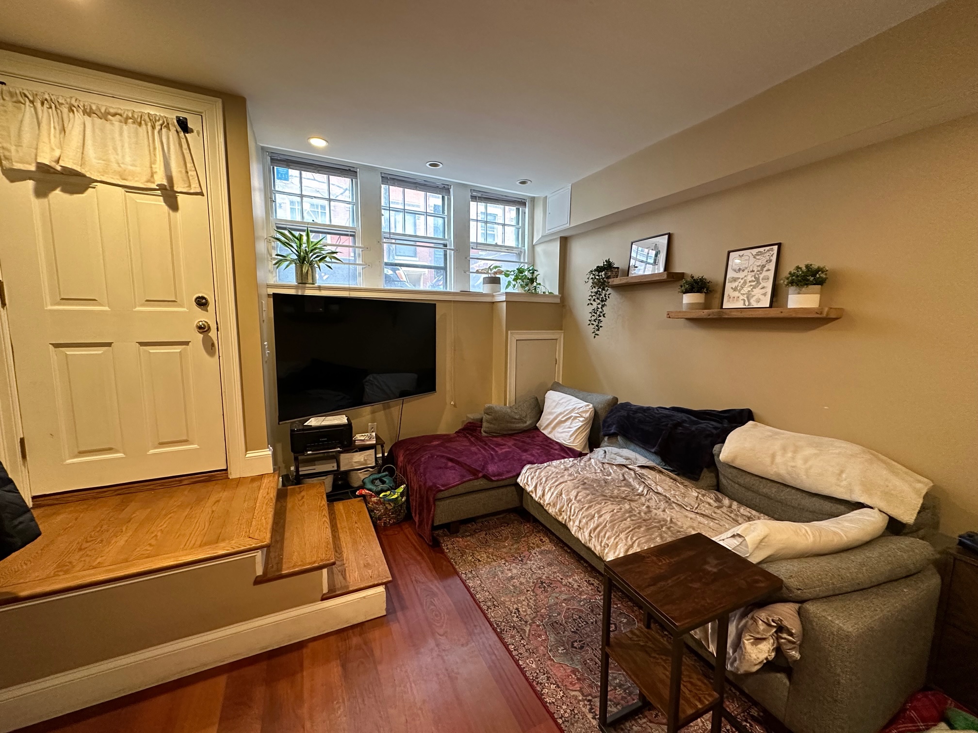 Studio bed, 1 bath apartment for rent at 7 Grove St Unit A, Beacon Hill — photo 2 of 12