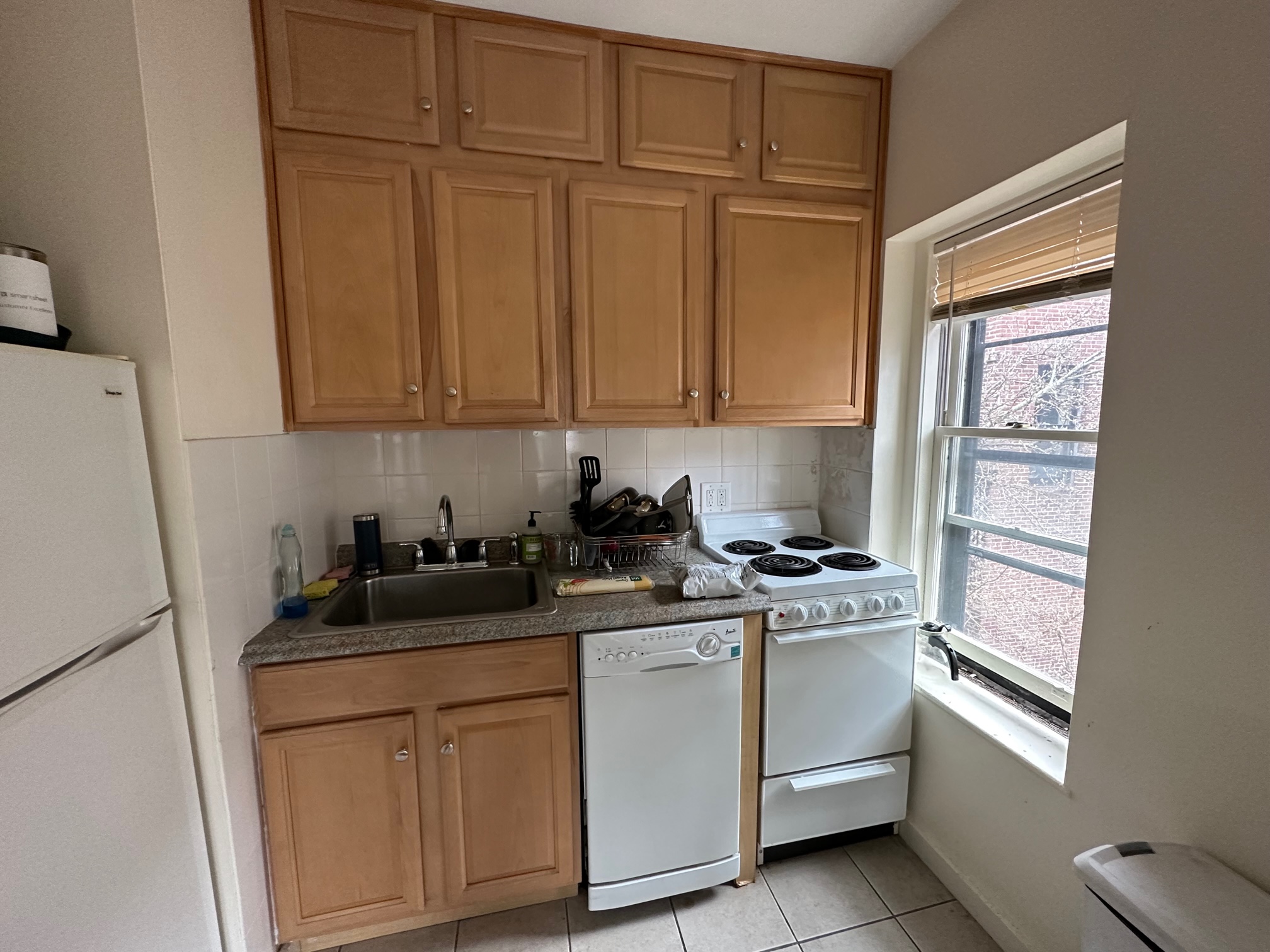 Studio bed, 1 bath apartment for rent at 68 Myrtle St Unit 9, Beacon Hill — photo 5 of 11