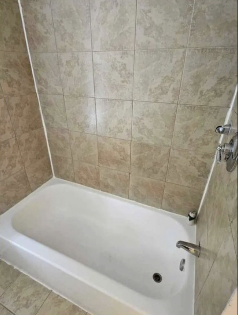 3 bed, 1 bath apartment for rent at 15 Jefferson St Unit 2, Oak Hill — photo 4 of 4