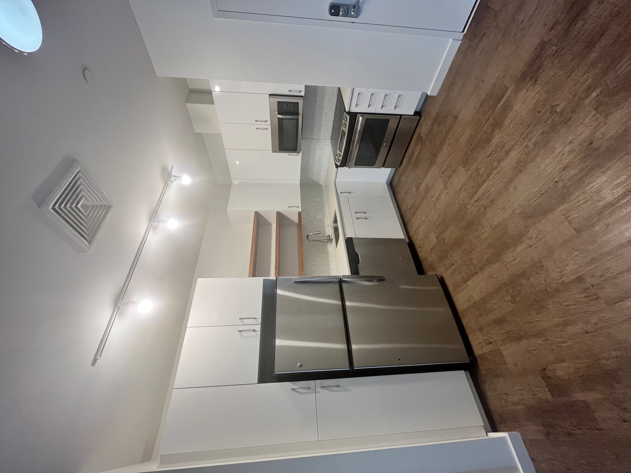 3 bed, 2 bath apartment for rent at 240 Sidney St Unit 3BED, Cambridgeport — photo 1 of 14