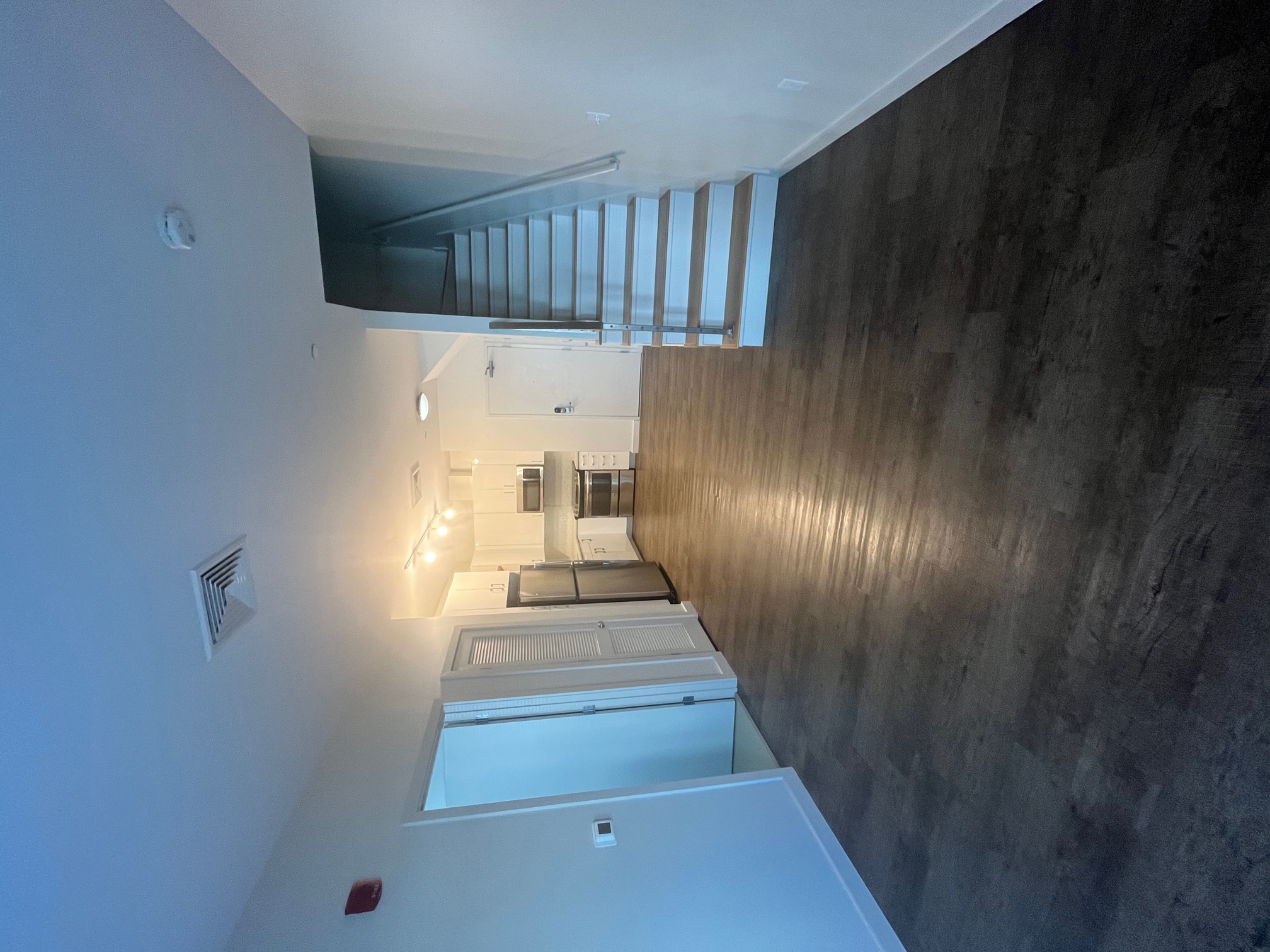 3 bed, 2 bath apartment for rent at 240 Sidney St Unit 3BED, Cambridgeport — photo 2 of 14