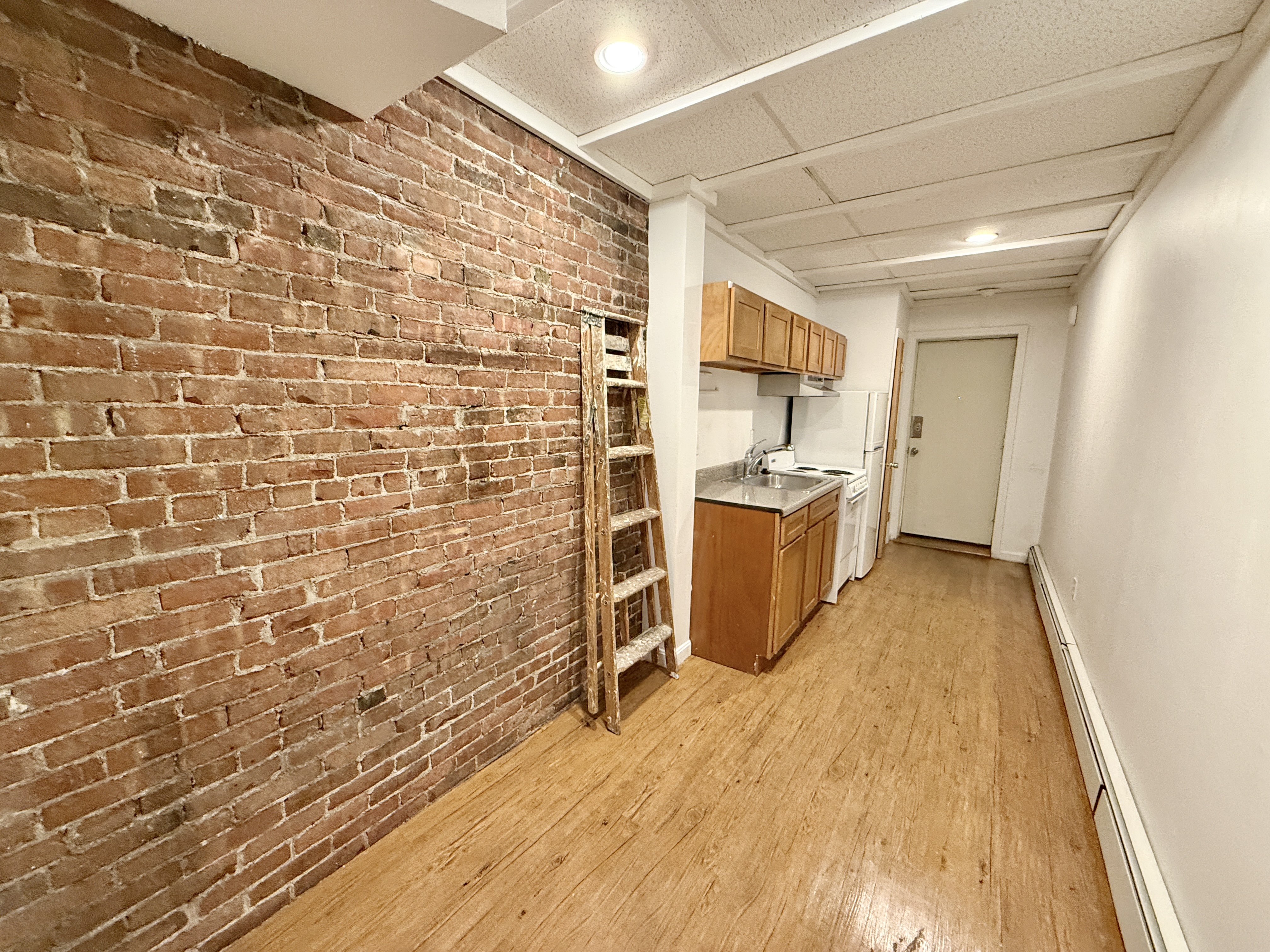 290 Newbury St, Back Bay