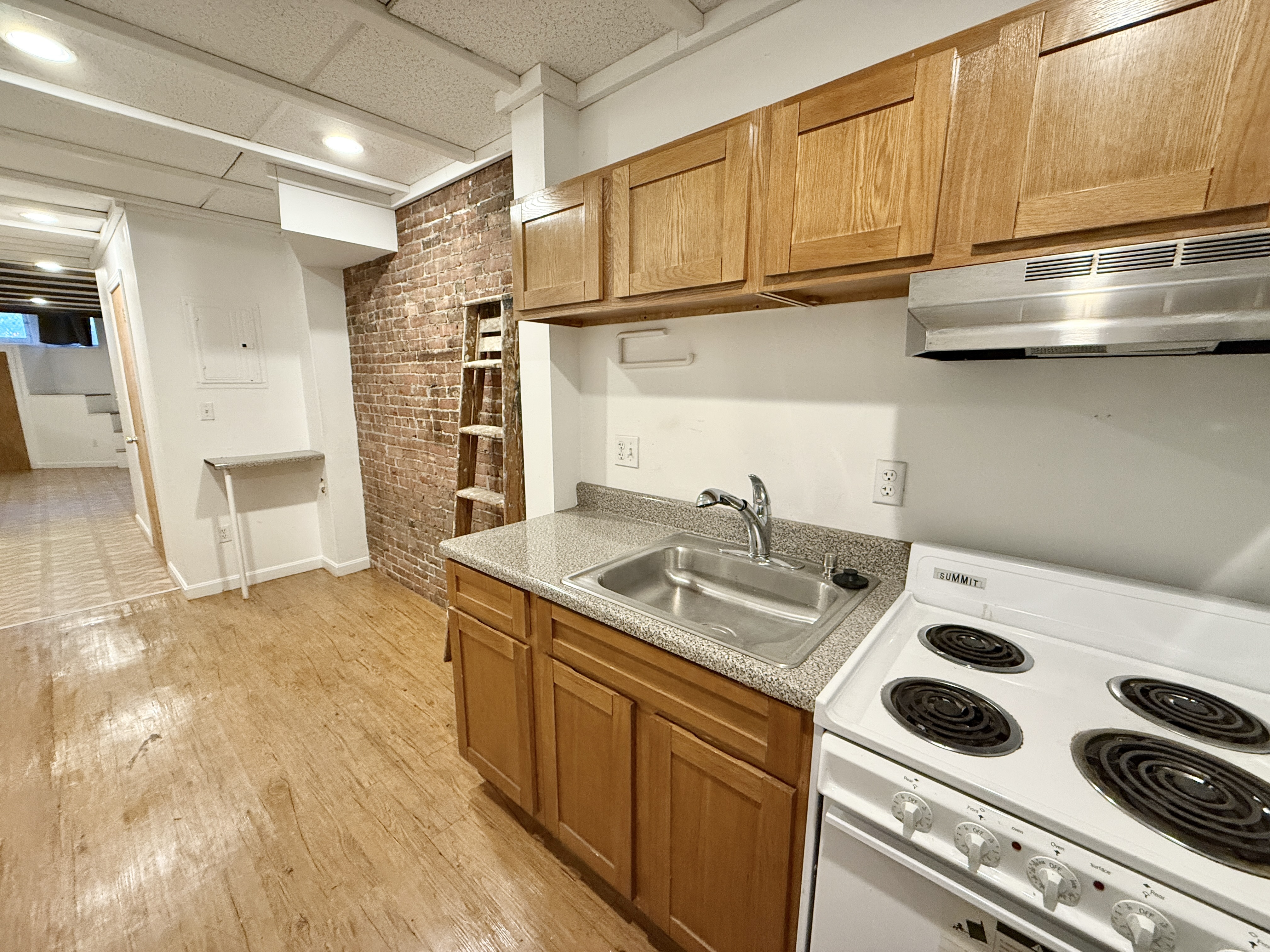 290 Newbury St, Back Bay