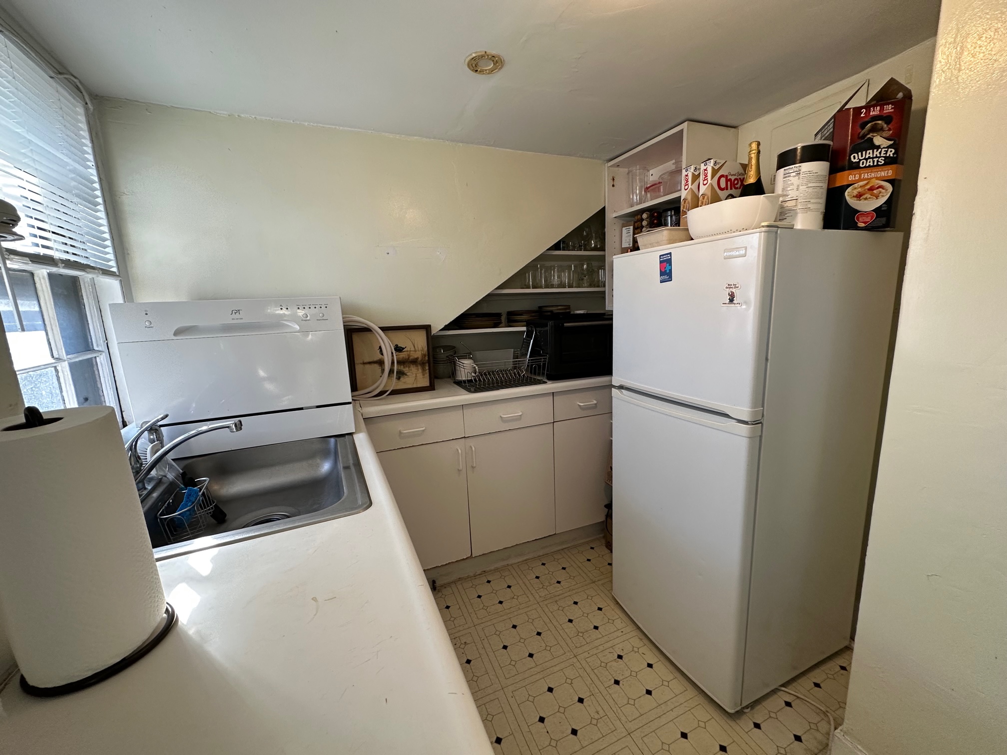 3 bed, 1 bath apartment for rent at 65 Charles St Unit 3, Beacon Hill — photo 2 of 13