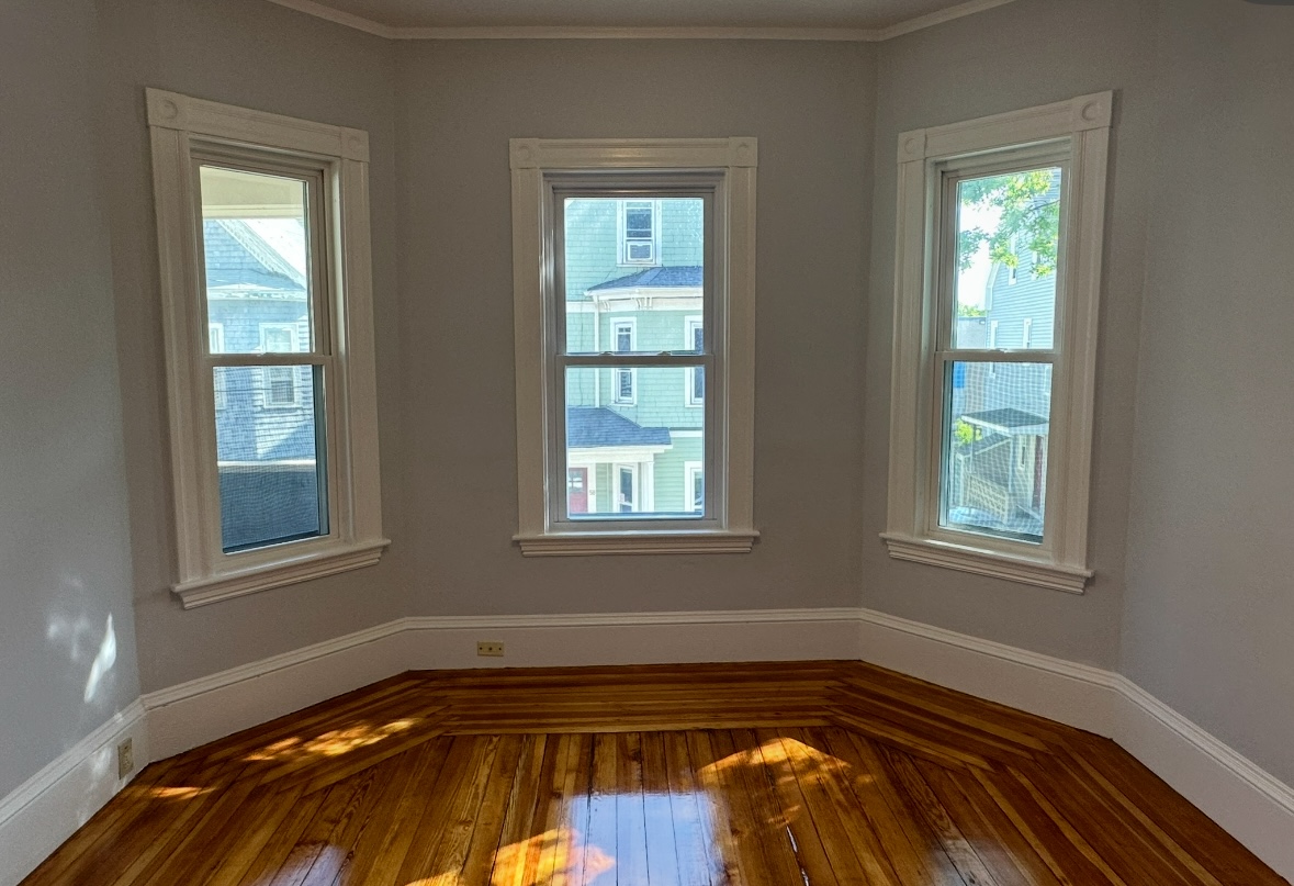 57 Hawthorne St, Davis Square