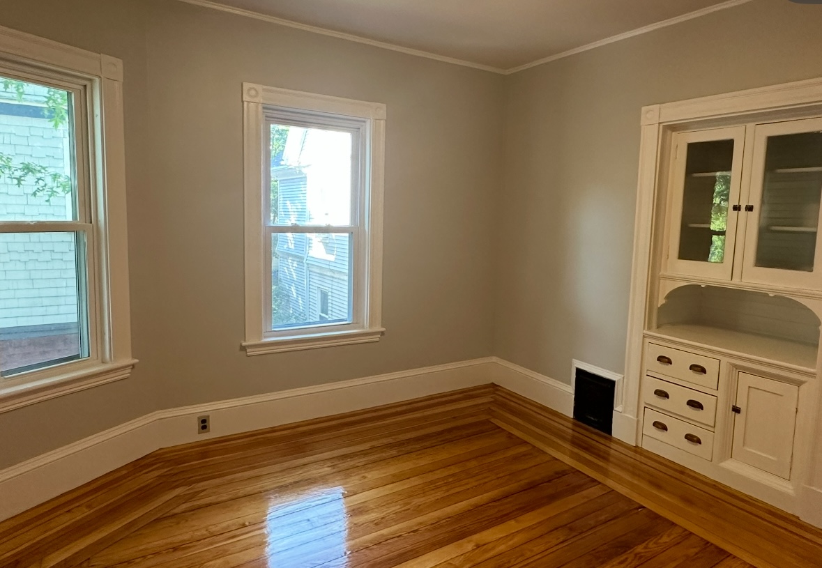 57 Hawthorne St, Davis Square