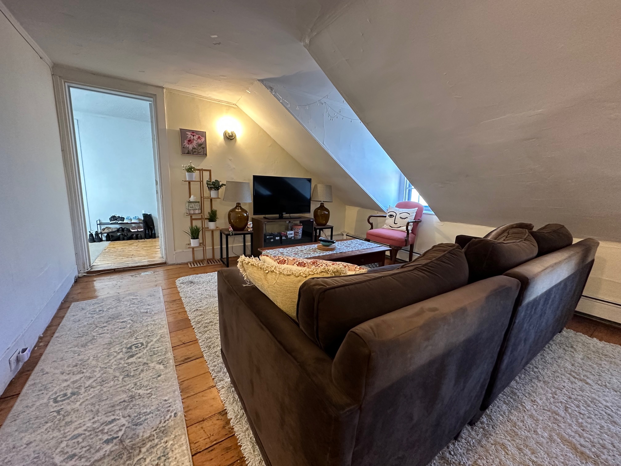 3 bed, 1 bath apartment for rent at 65 Charles St Unit 3, Beacon Hill — photo 4 of 13