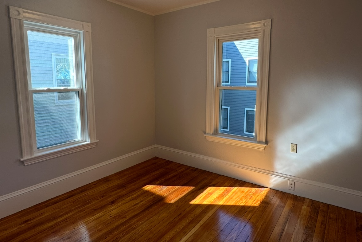 57 Hawthorne St, Davis Square