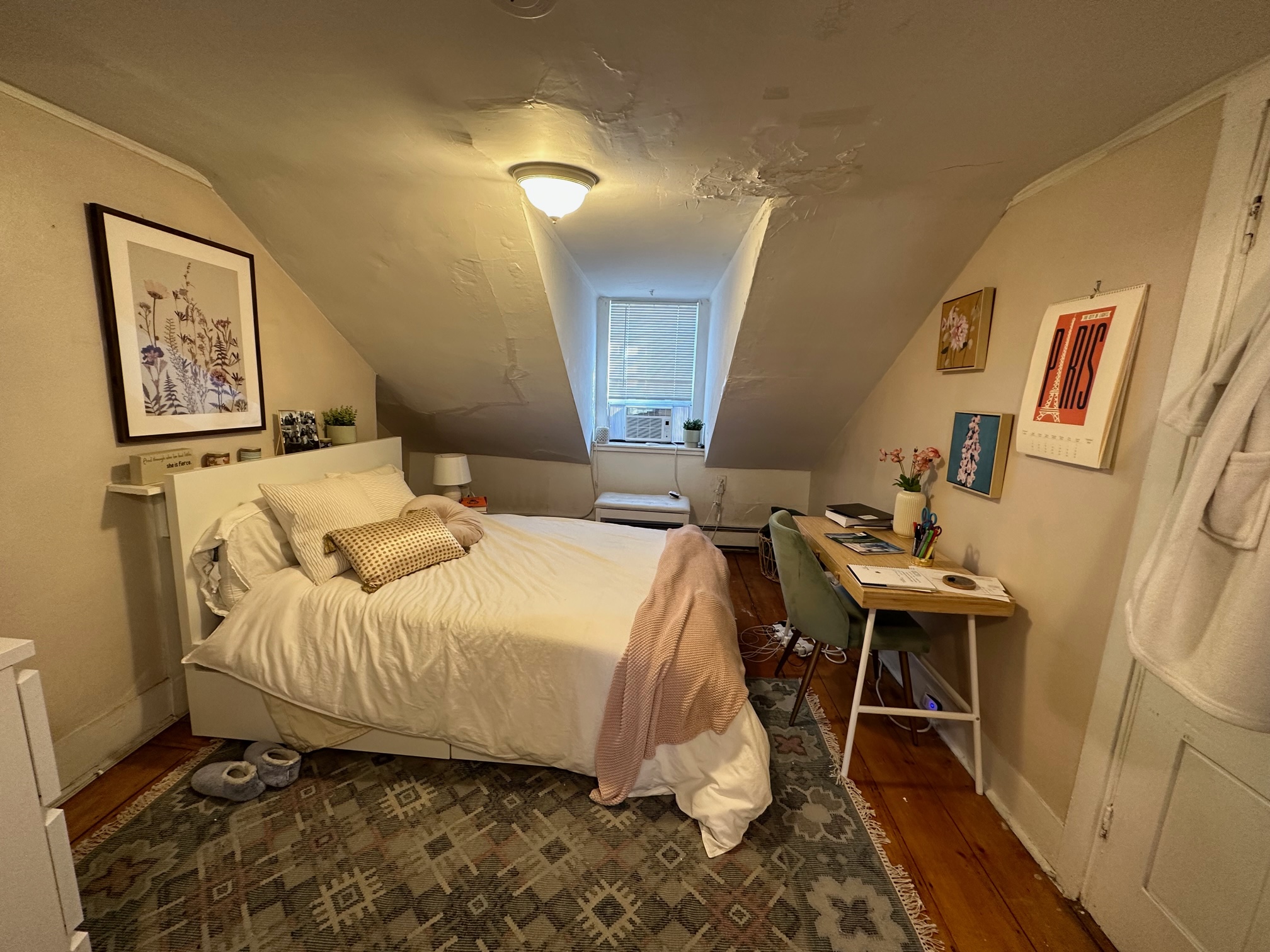 3 bed, 1 bath apartment for rent at 65 Charles St Unit 3, Beacon Hill — photo 6 of 13