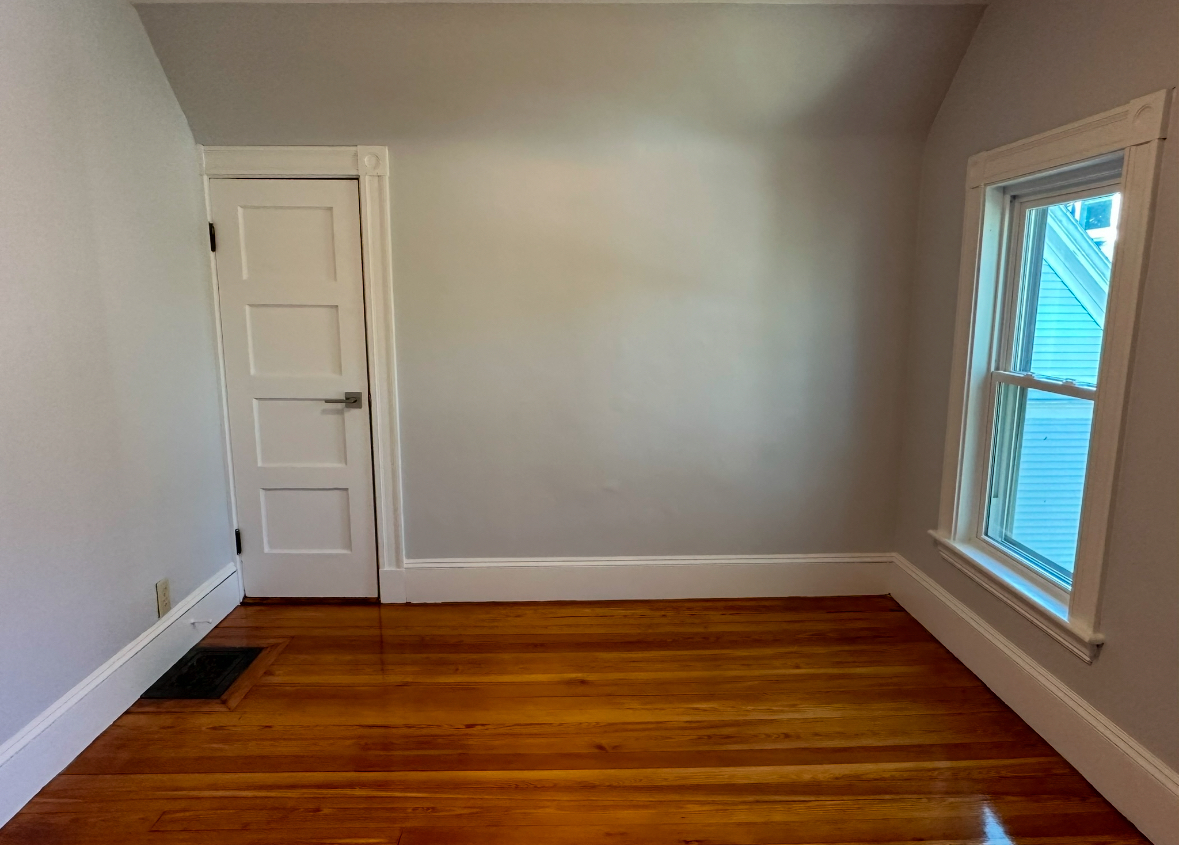 57 Hawthorne St, Davis Square