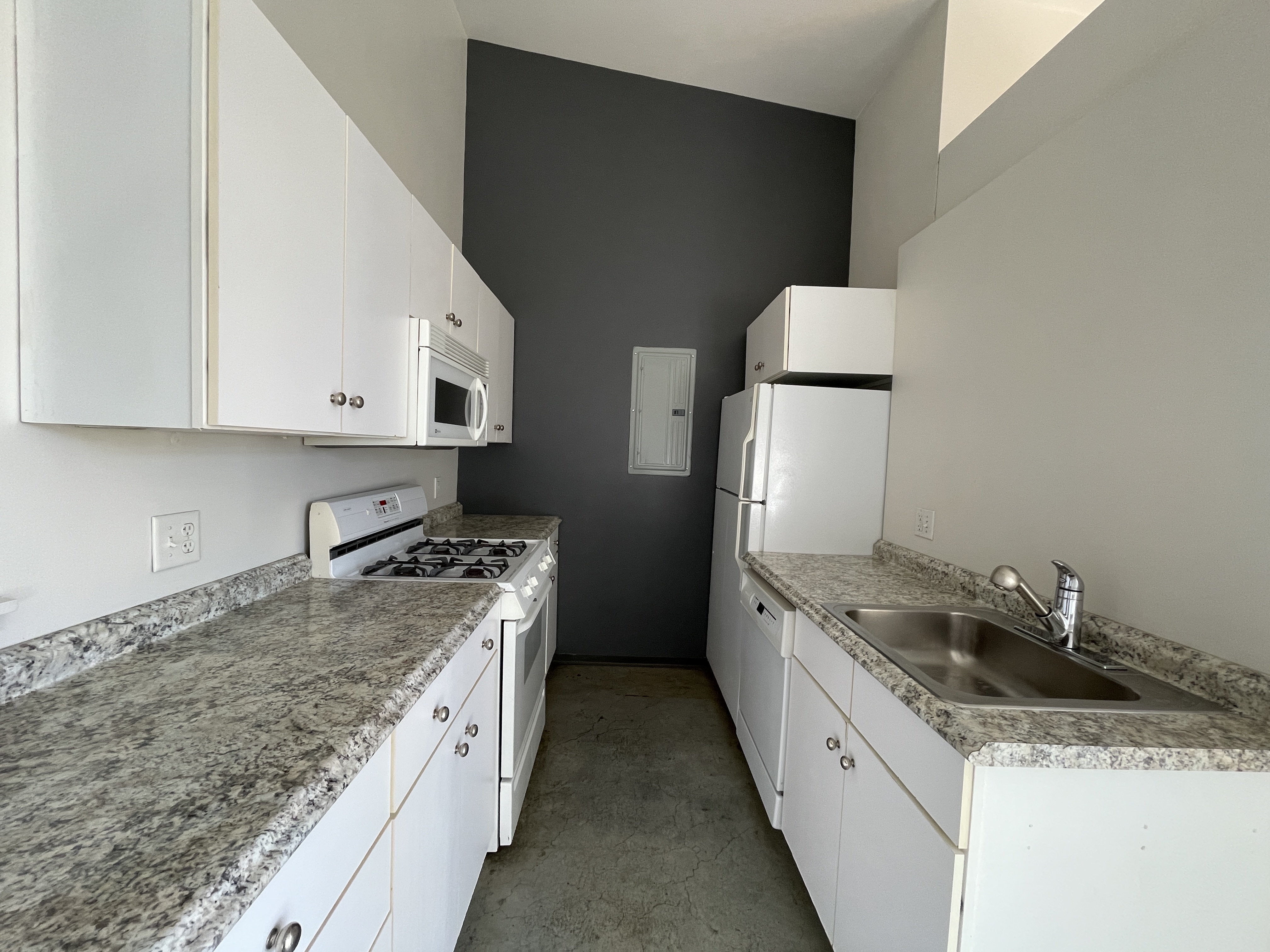 2 bed, 1 bath apartment for rent at 160 East Berkeley St Unit 504, South End — photo 2 of 11