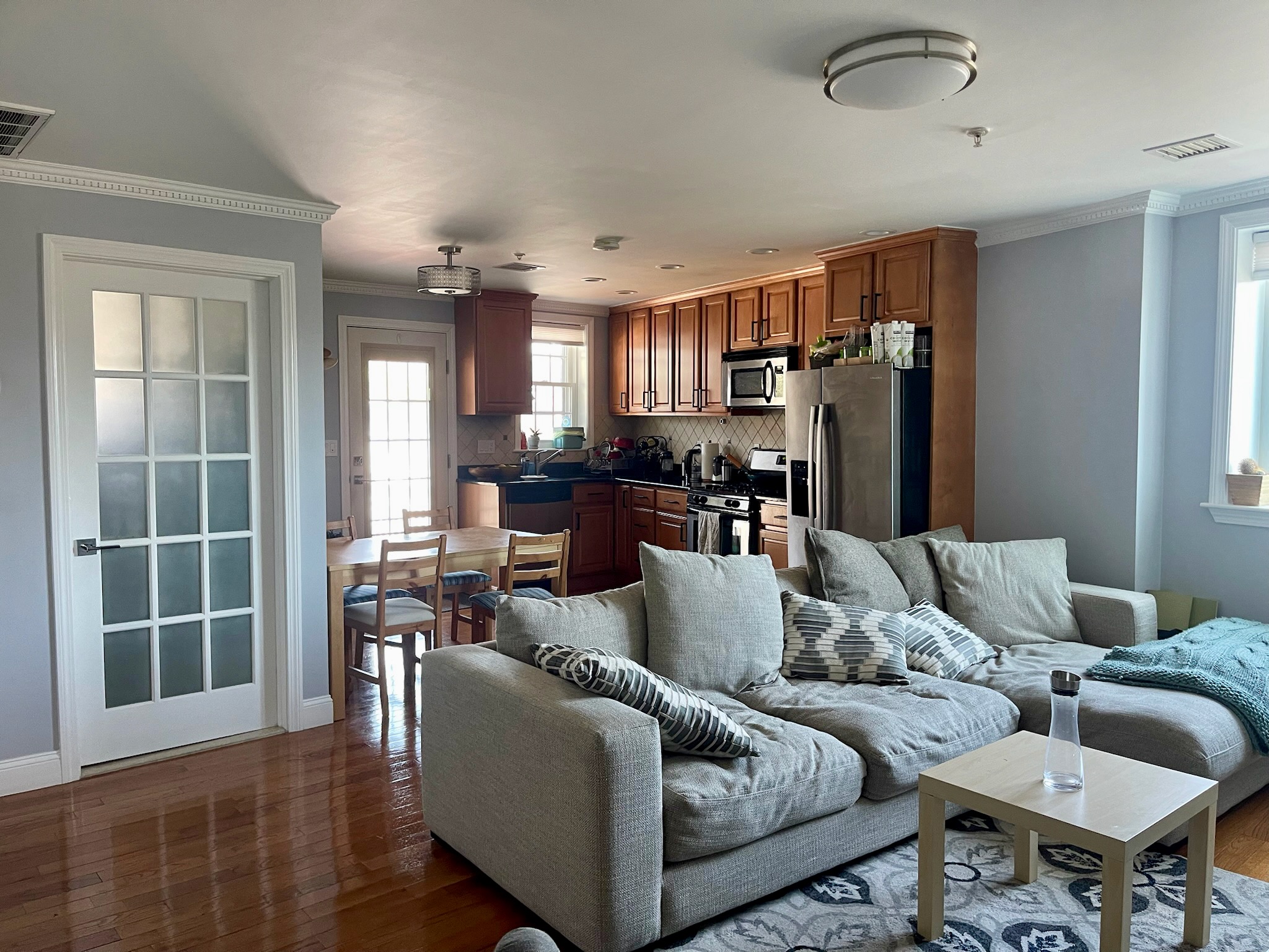 1.5 bed, 1 bath apartment for rent at 159 Harvard St Unit 2R, South Medford — photo 1 of 15