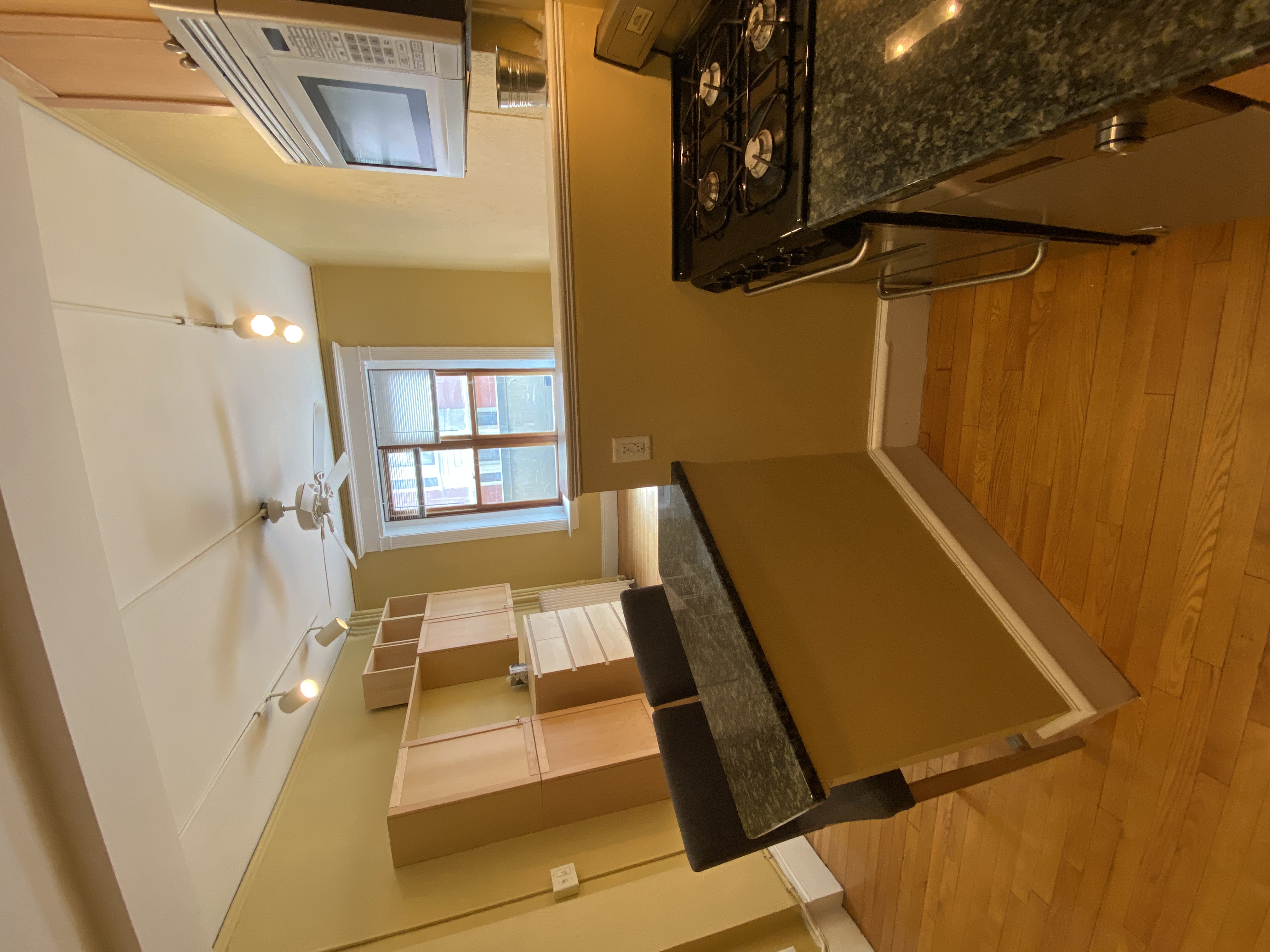 Studio bed, 1 bath apartment for rent at 8 Garrison Unit 204, Back Bay — photo 3 of 10