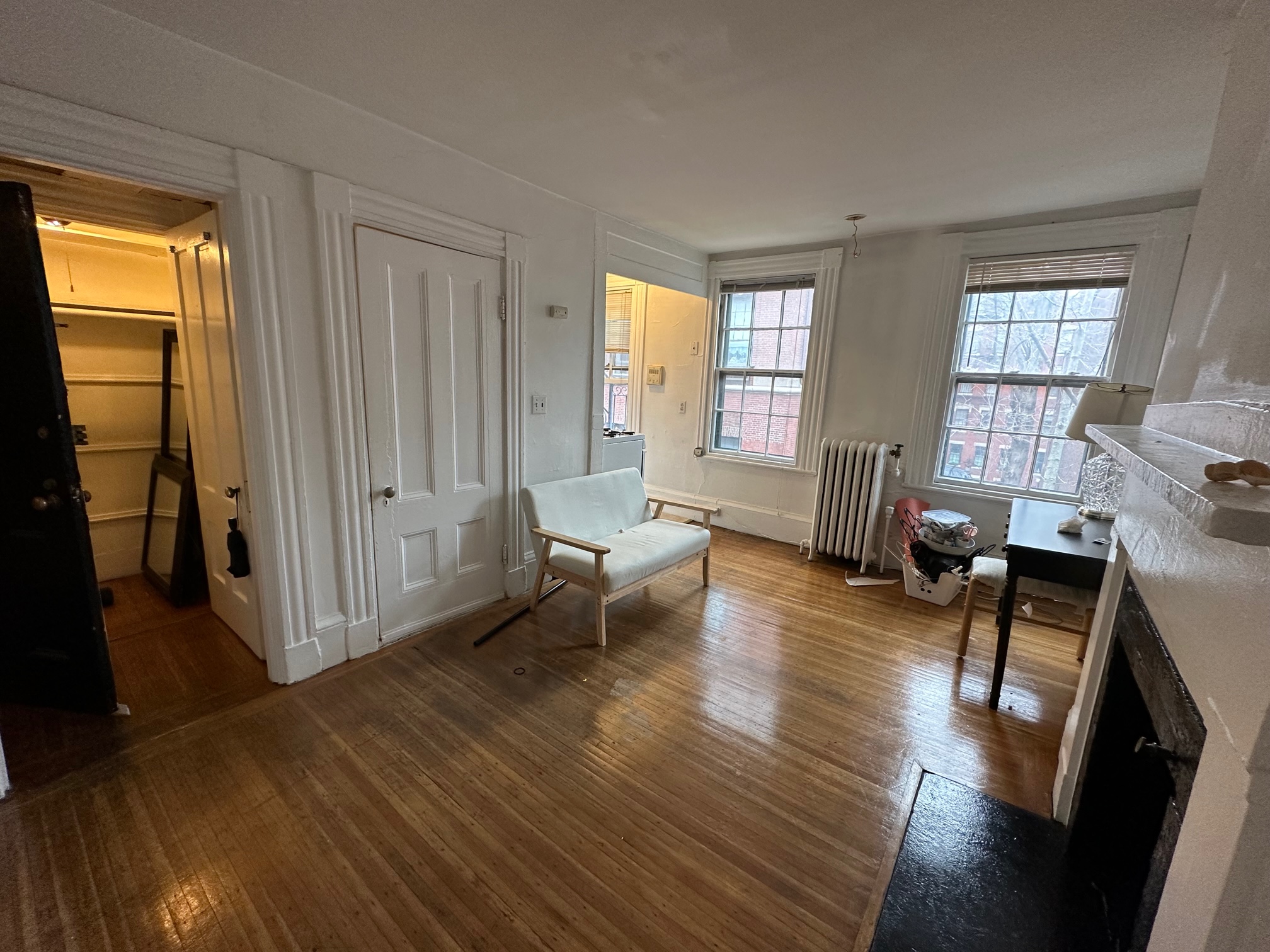Studio bed, 1 bath apartment for rent at 52 Russell St Unit 4, Beacon Hill