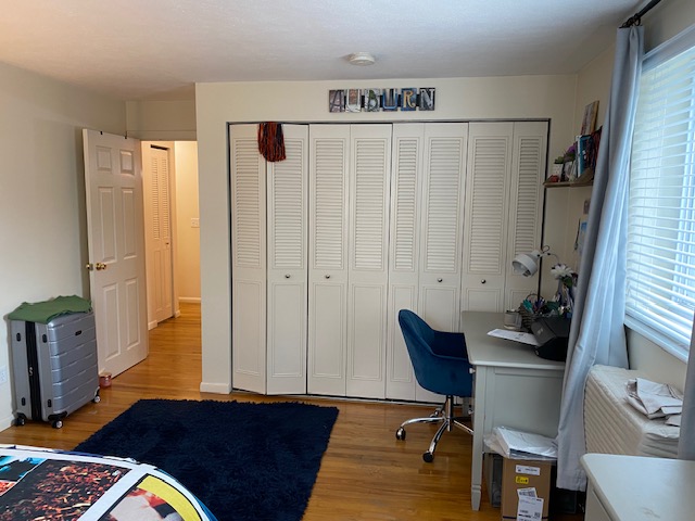 81 Green St, North Brookline