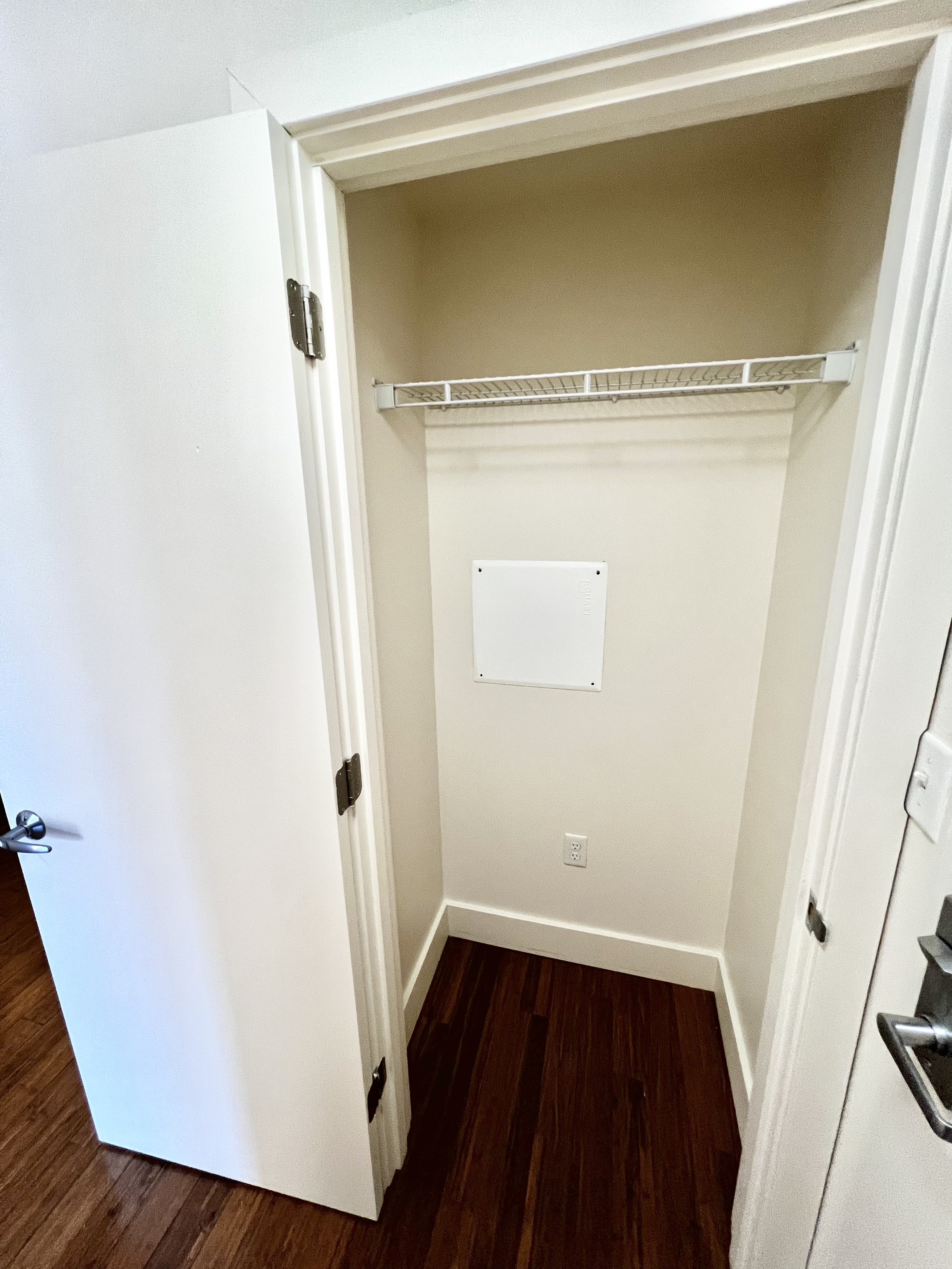 2 bed, 1 bath apartment for rent at 10 Winter Pl Unit PH04, Midtown — photo 13 of 14