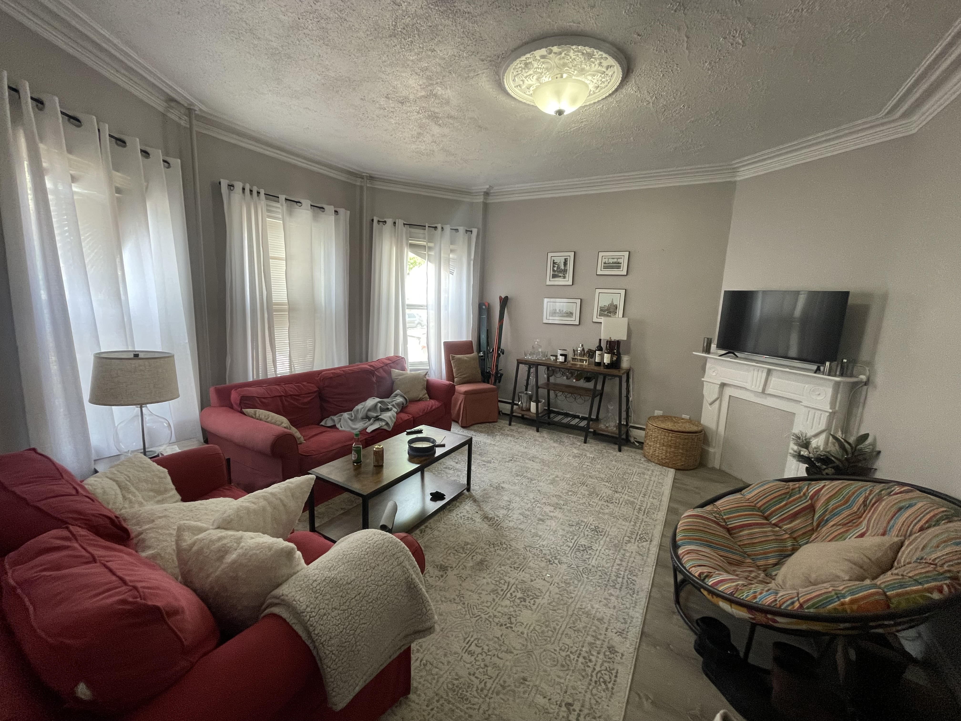 3 bed, 1 bath apartment for rent at 895 East Broadway Unit 1, South Boston — photo 3 of 11