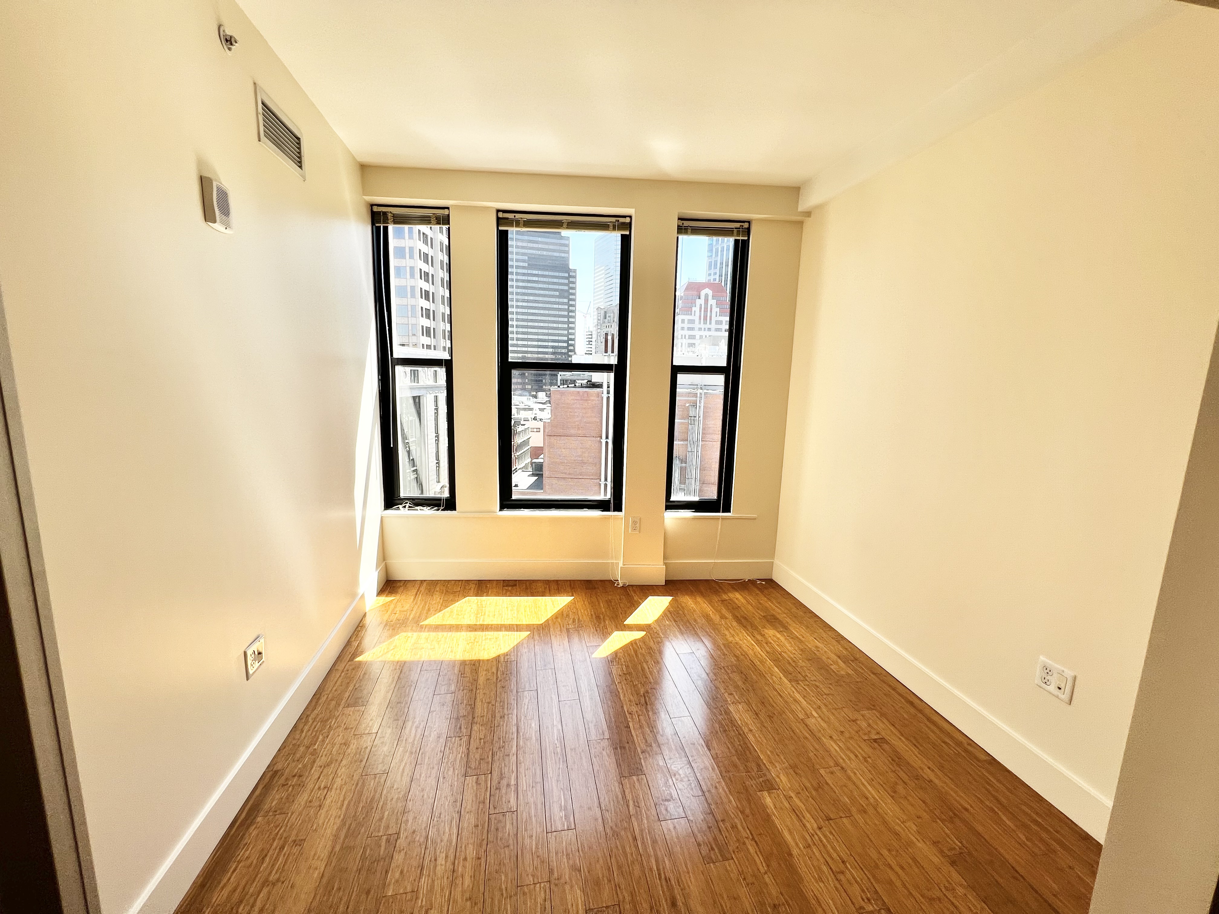 2 bed, 1 bath apartment for rent at 10 Winter Pl Unit PH04, Midtown — photo 9 of 14