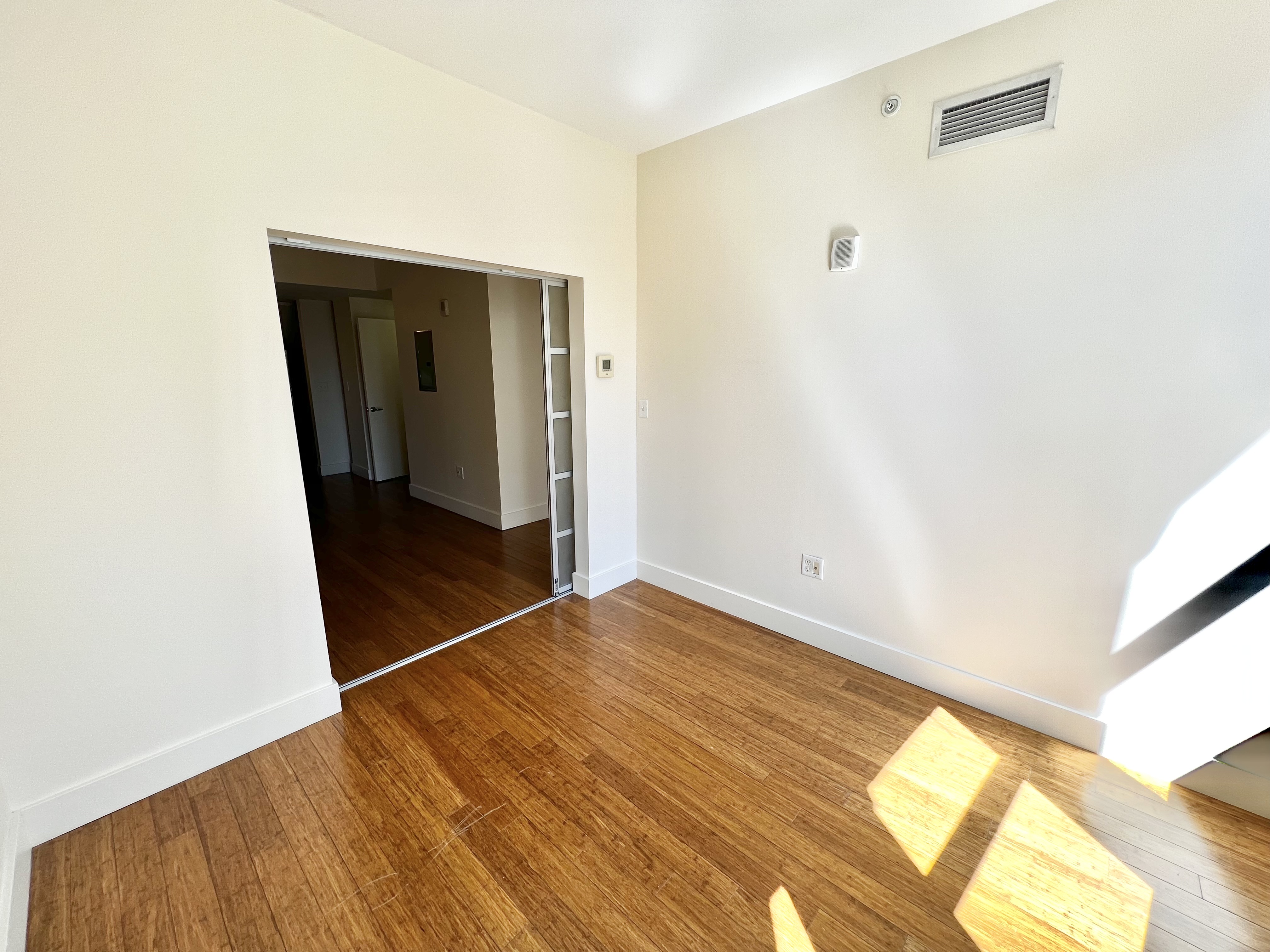 2 bed, 1 bath apartment for rent at 10 Winter Pl Unit PH04, Midtown — photo 10 of 14