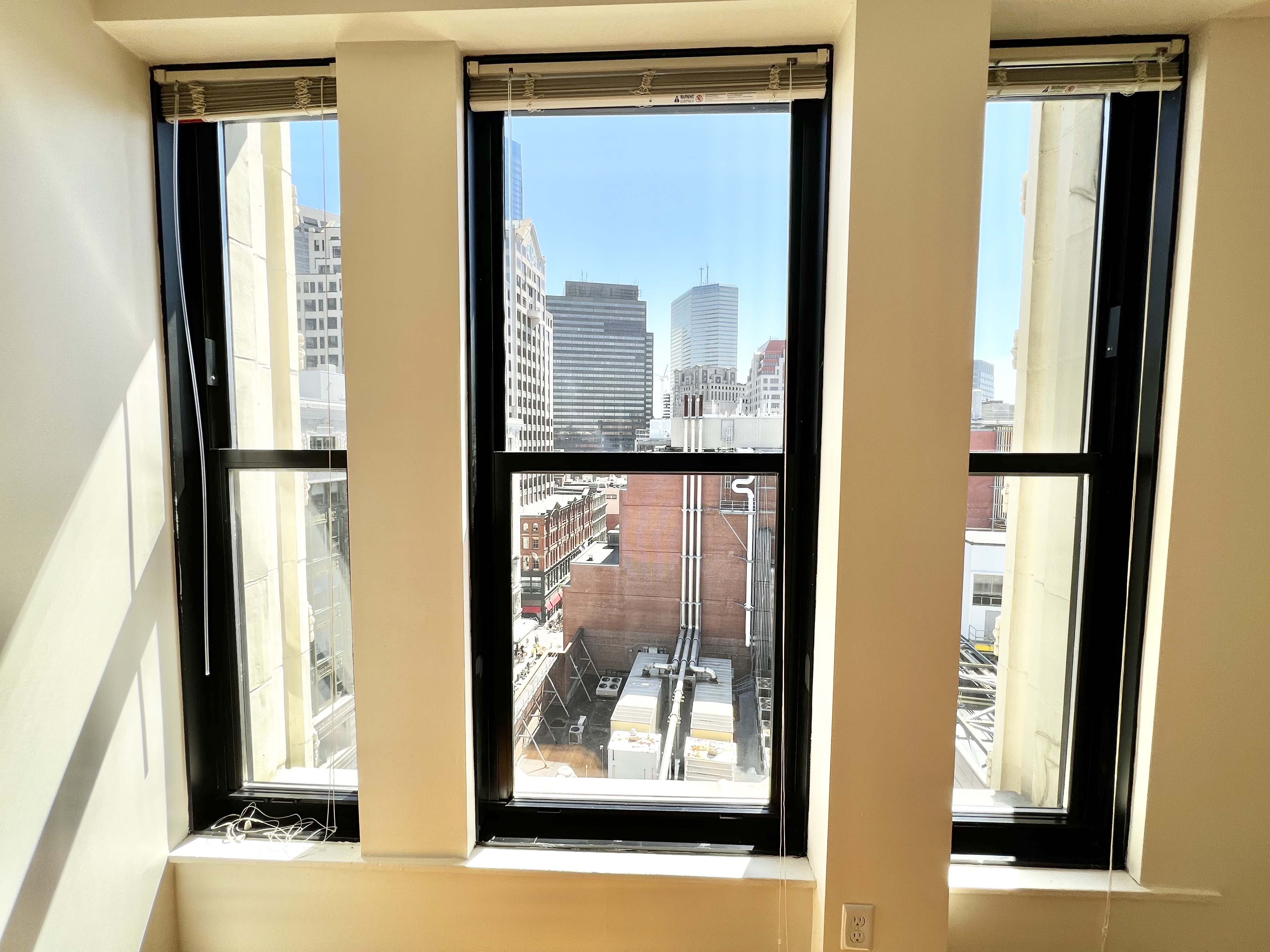 2 bed, 1 bath apartment for rent at 10 Winter Pl Unit PH04, Midtown — photo 7 of 14