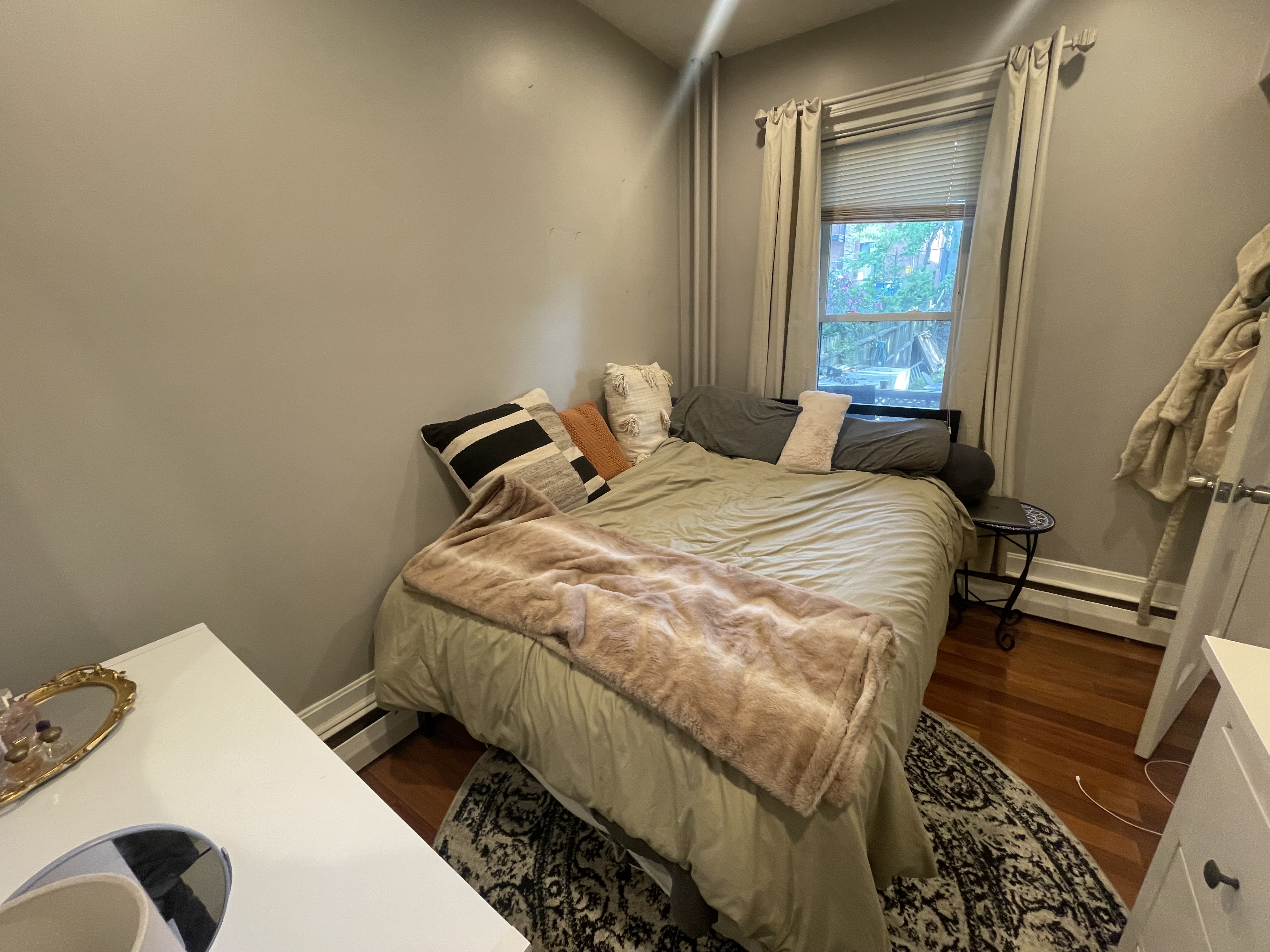 3 bed, 1 bath apartment for rent at 895 East Broadway Unit 1, South Boston — photo 9 of 11