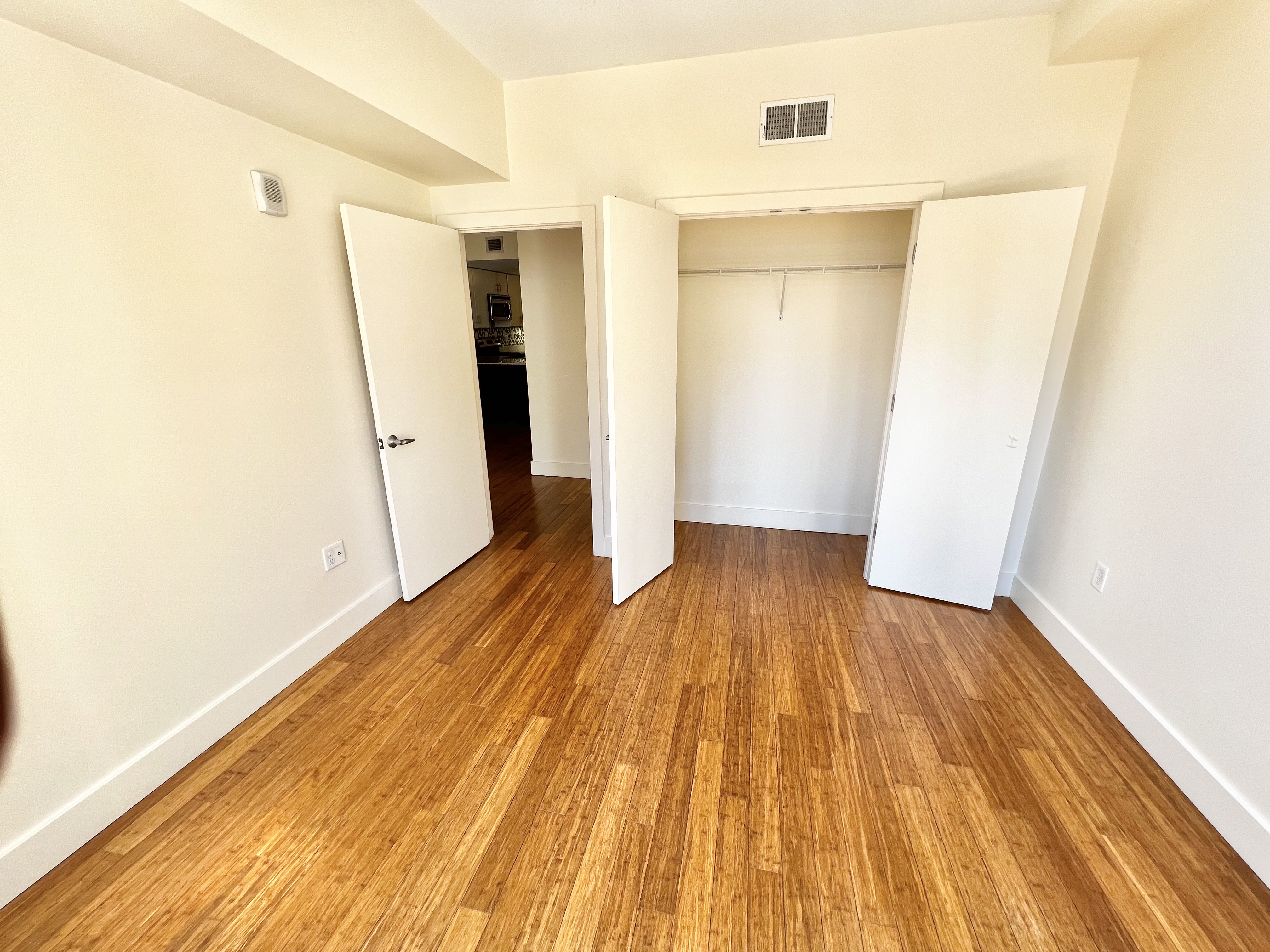 2 bed, 1 bath apartment for rent at 10 Winter Pl Unit PH04, Midtown — photo 6 of 14