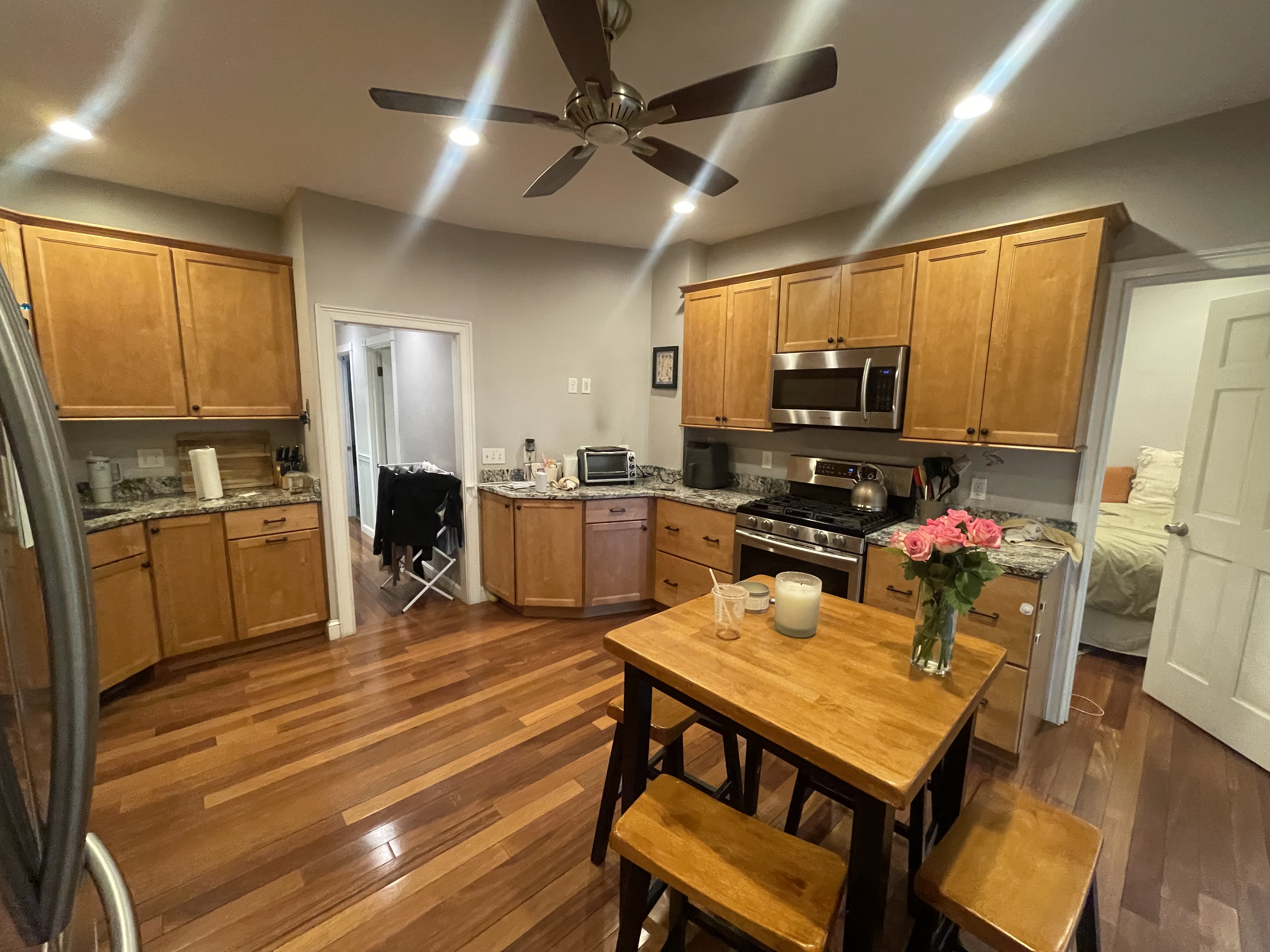 3 bed, 1 bath apartment for rent at 895 East Broadway Unit 1, South Boston — photo 8 of 11