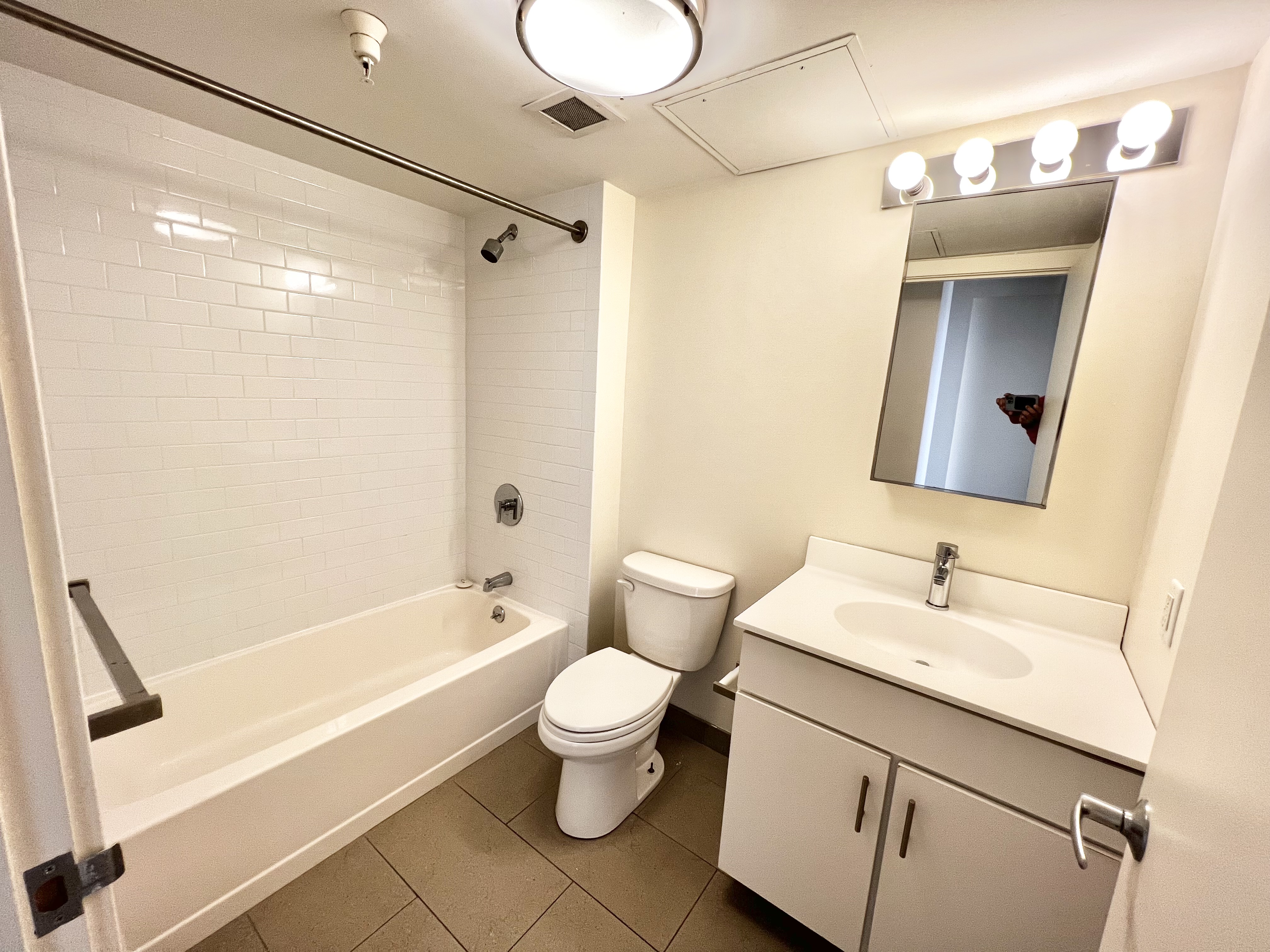 2 bed, 1 bath apartment for rent at 10 Winter Pl Unit PH04, Midtown — photo 8 of 14
