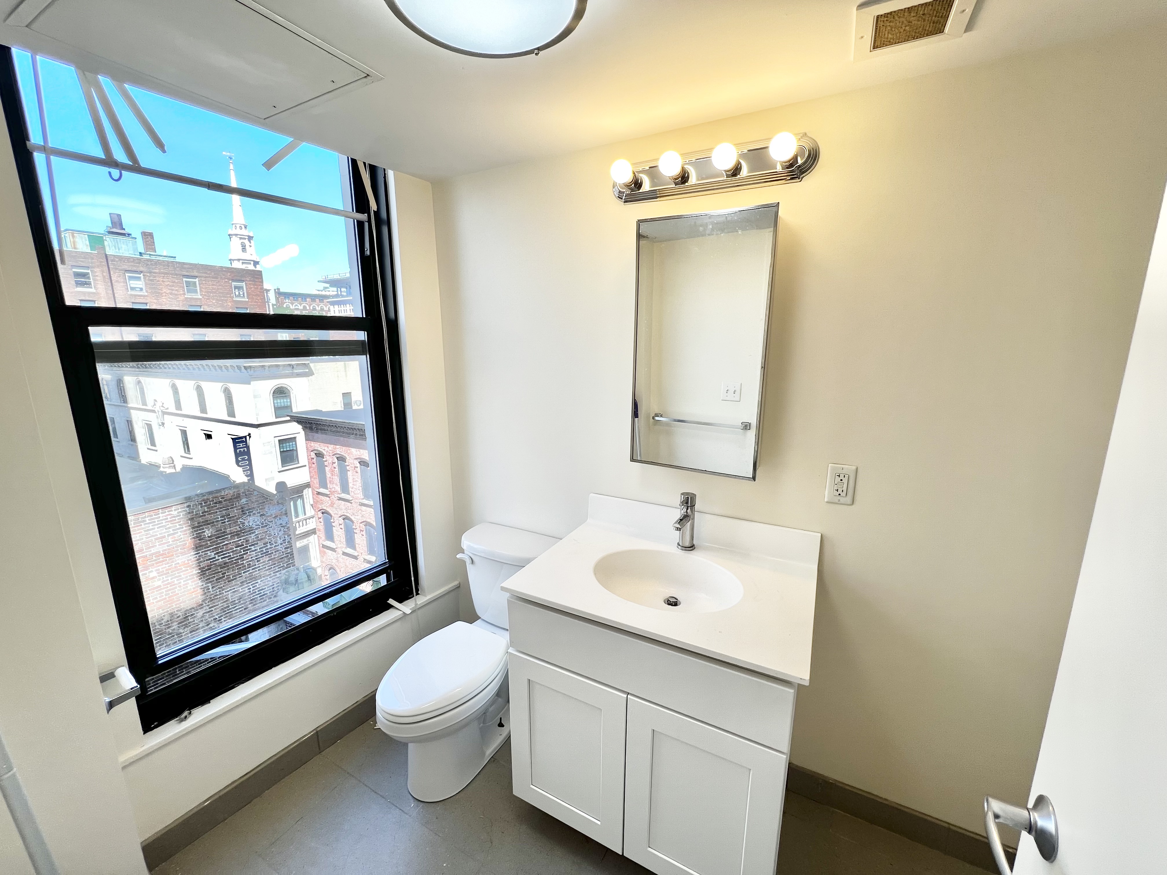 Studio bed, 1 bath apartment for rent at 10 Winter Pl Unit 301, Boston Downtown — photo 5 of 8