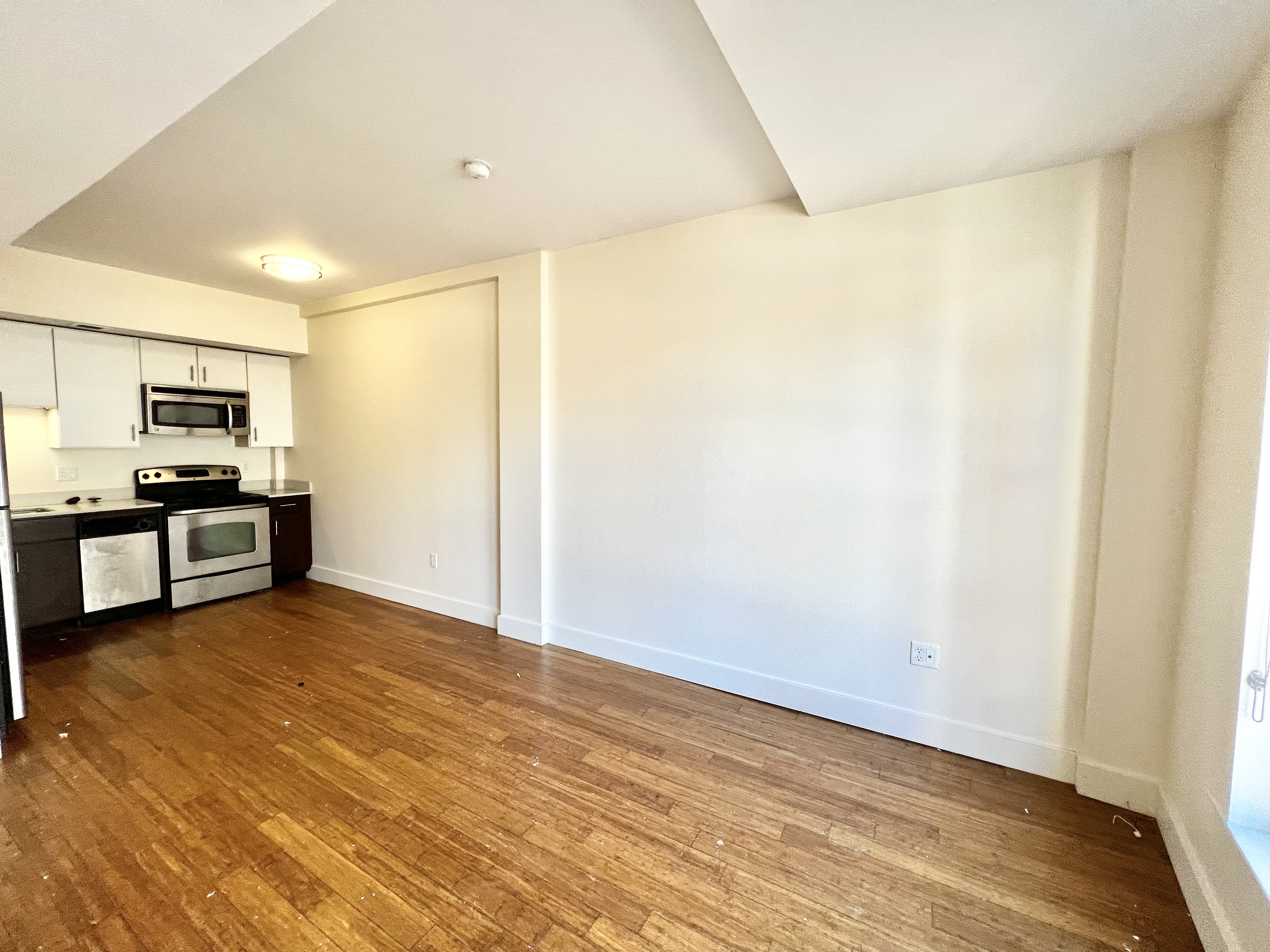 Studio bed, 1 bath apartment for rent at 10 Winter Pl Unit 301, Boston Downtown — photo 4 of 8