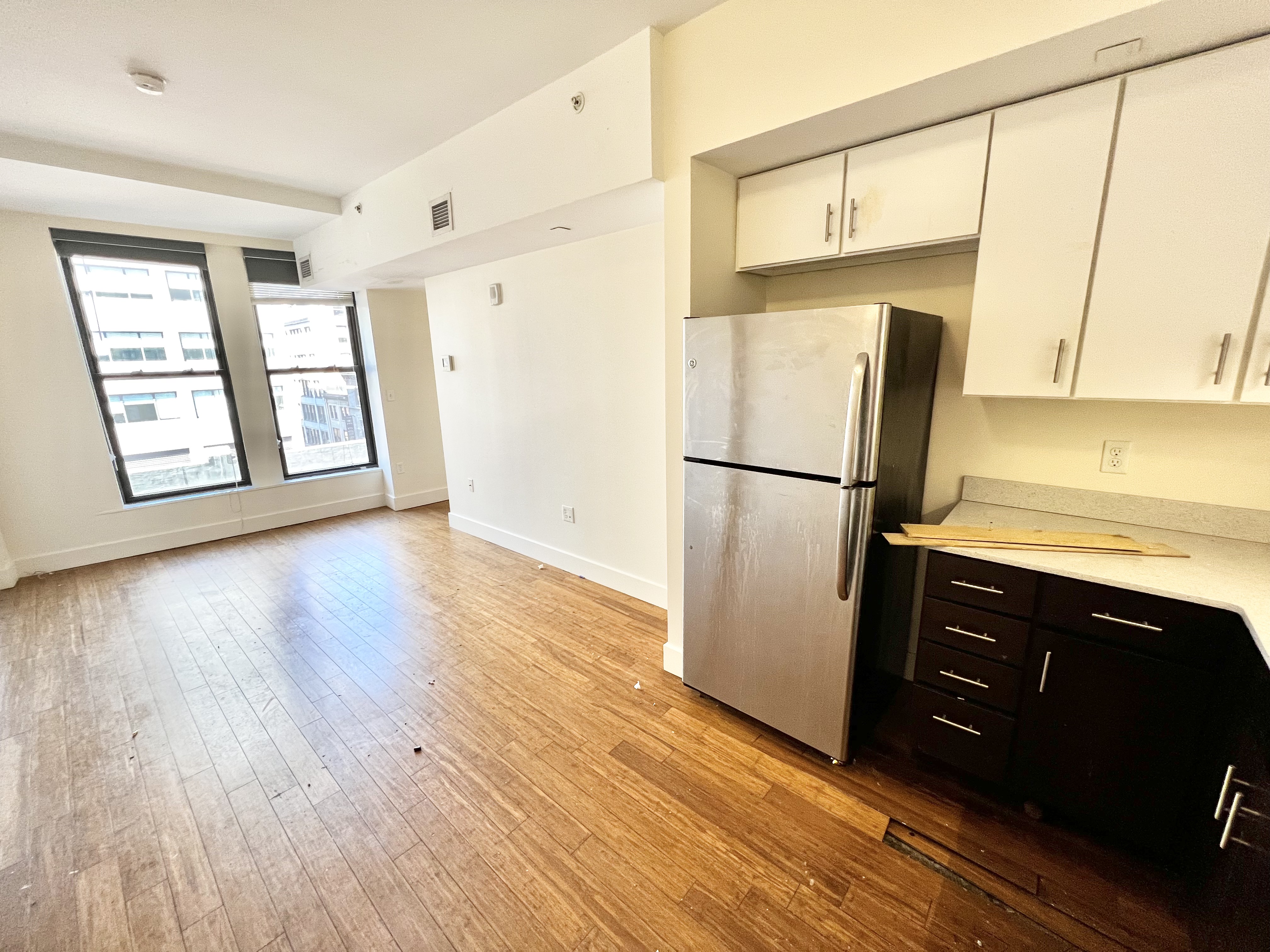 Studio bed, 1 bath apartment for rent at 10 Winter Pl Unit 301, Boston Downtown — photo 3 of 8