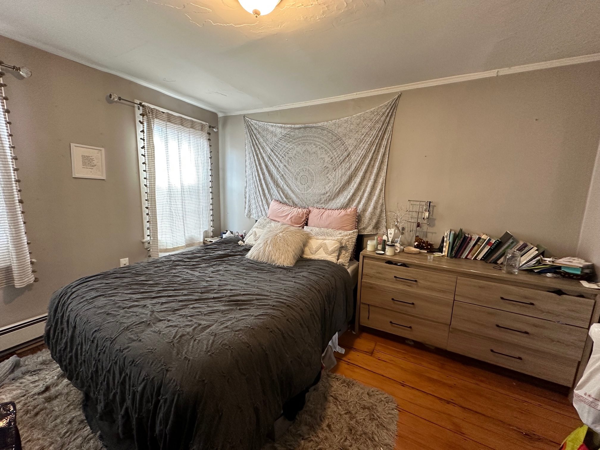 3 bed, 1 bath apartment for rent at 65 Charles St Unit 2, Beacon Hill — photo 4 of 27