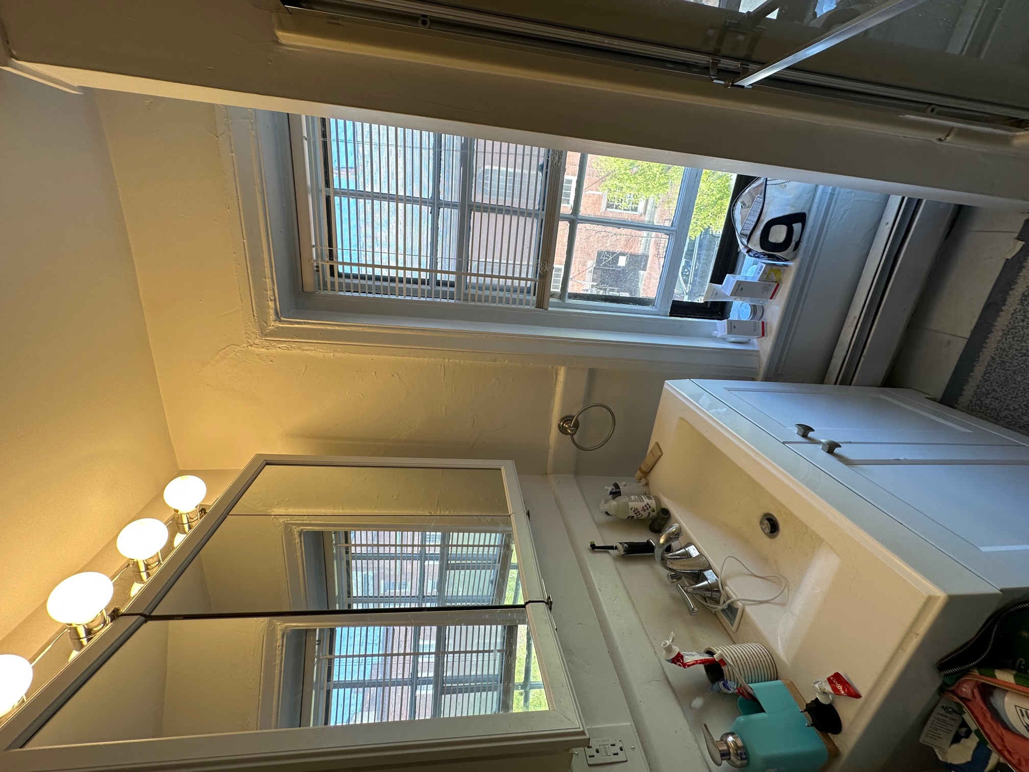 3 bed, 1 bath apartment for rent at 65 Charles St Unit 2, Beacon Hill — photo 21 of 27