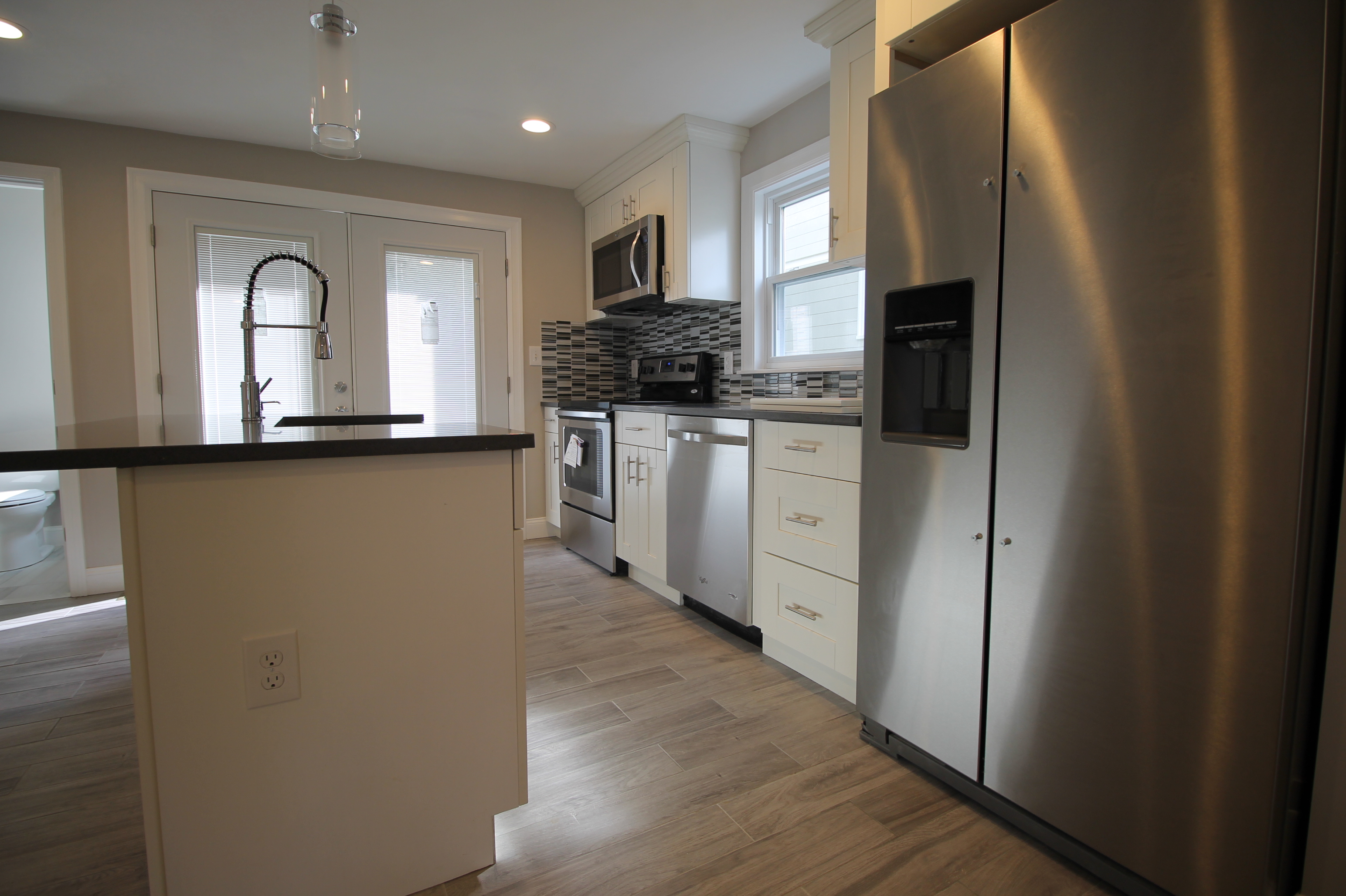 4 bed, 2 bath apartment for rent at 6 Nonantum Unit 1, Brighton — photo 3 of 15