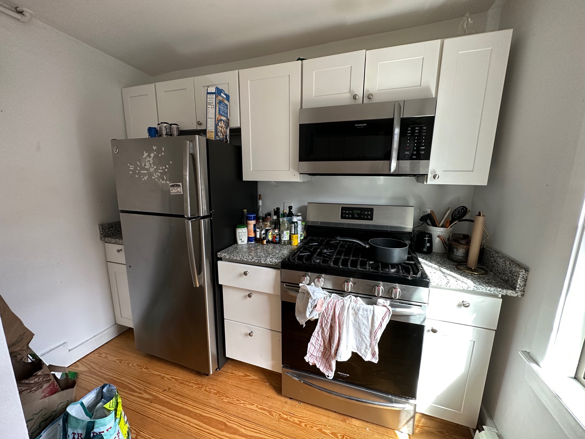 3 bed, 1 bath apartment for rent at 65 Charles St Unit 2, Beacon Hill — photo 24 of 27