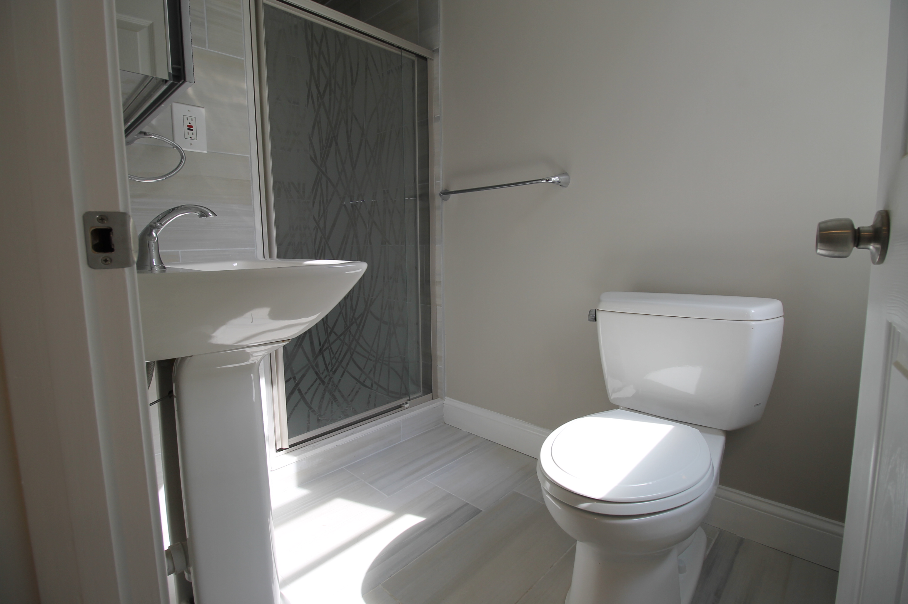 4 bed, 2 bath apartment for rent at 6 Nonantum Unit 1, Brighton — photo 14 of 15