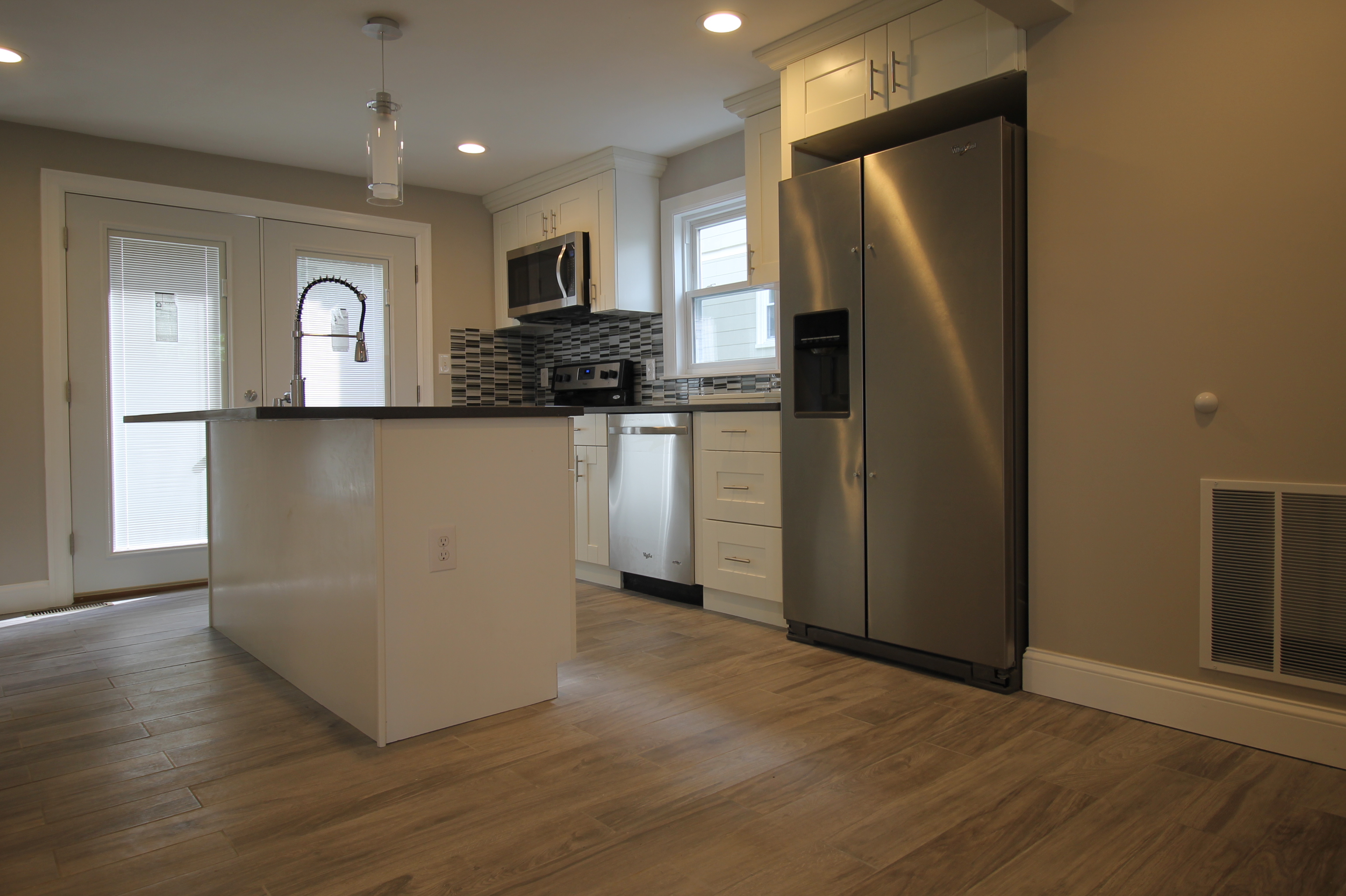 4 bed, 2 bath apartment for rent at 6 Nonantum Unit 1, Brighton — photo 1 of 15