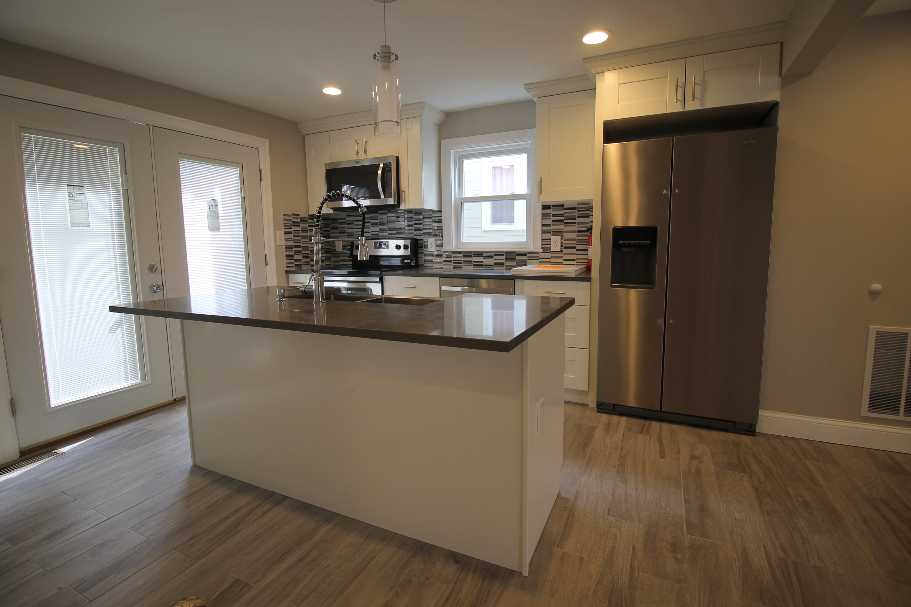 4 bed, 2 bath apartment for rent at 6 Nonantum Unit 1, Brighton — photo 2 of 15